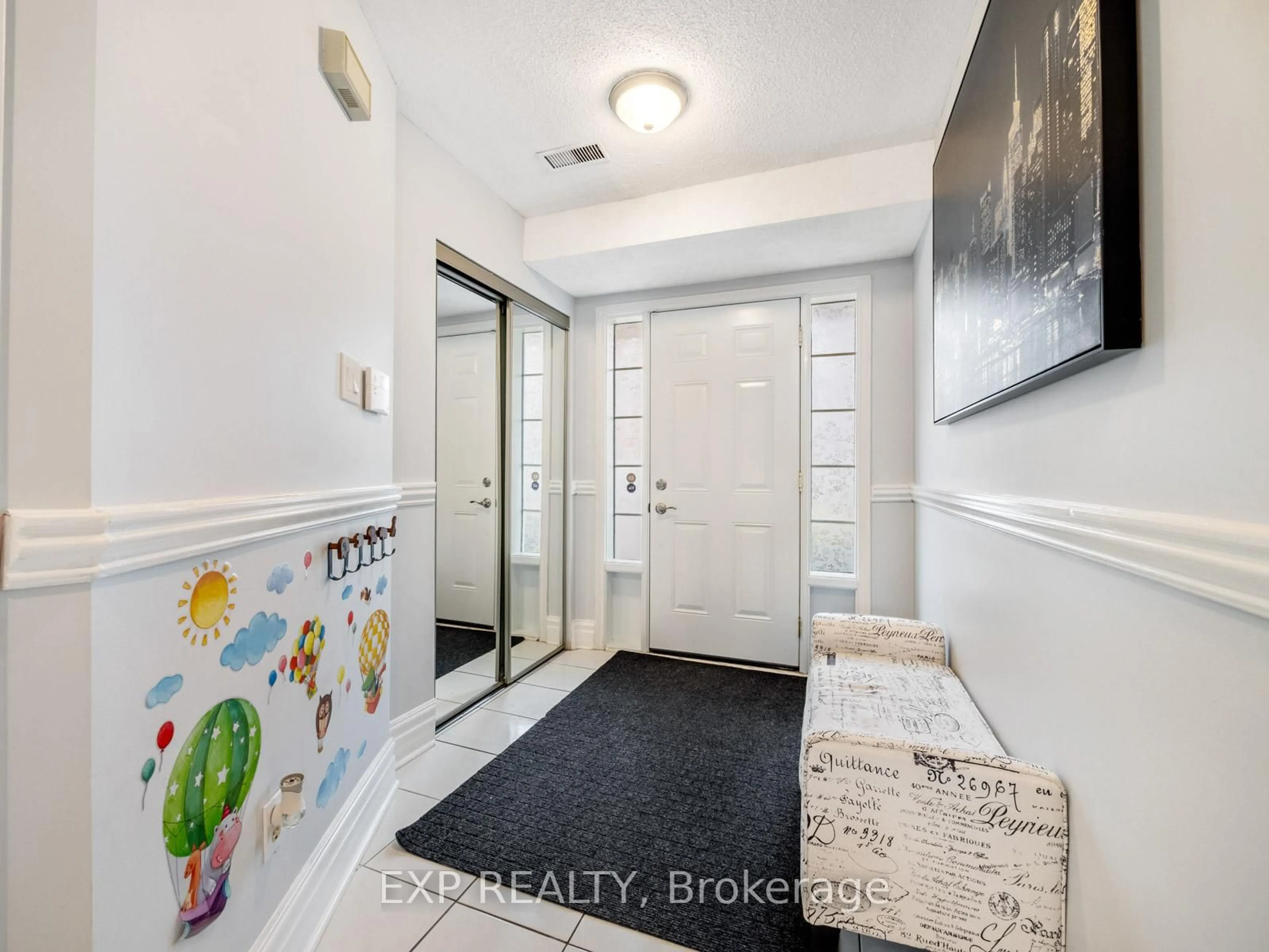 Indoor entryway for 23 Stornwood Crt, Brampton Ontario L6W 4H6