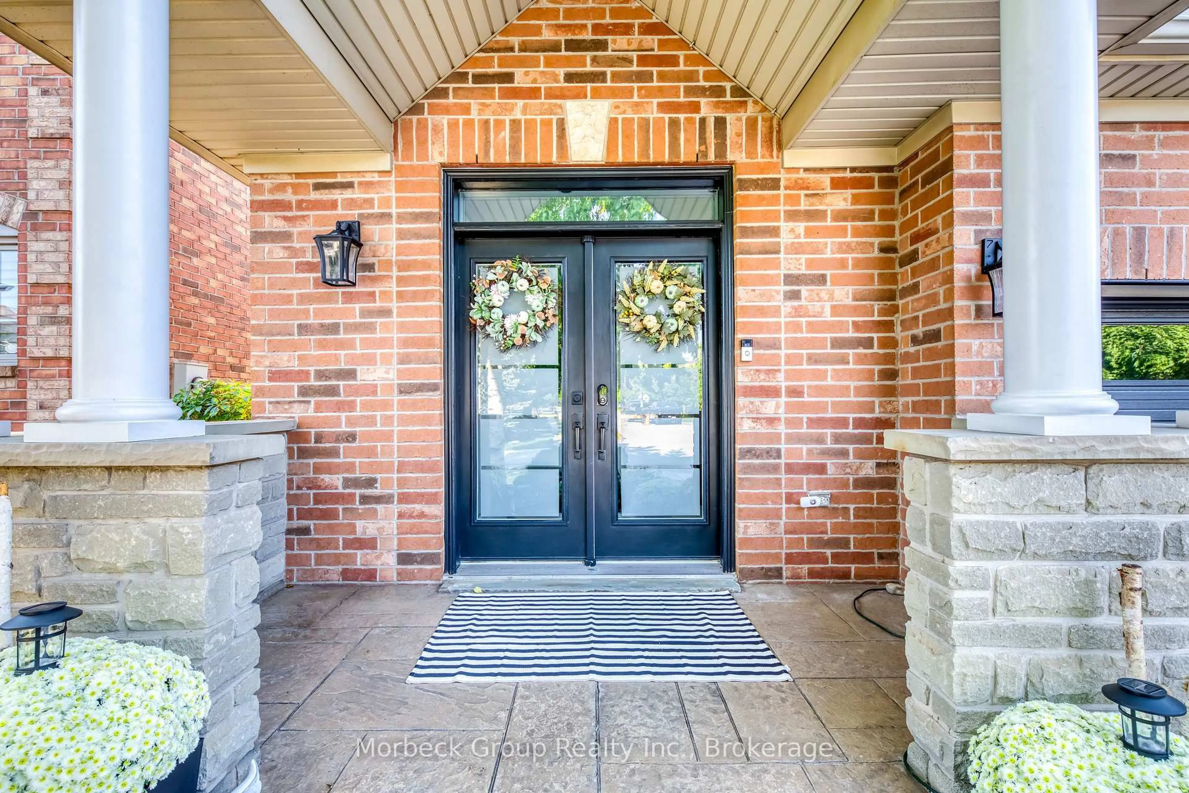 Indoor entryway for 1436 Gulledge Tr, Oakville Ontario L6M 3Z8