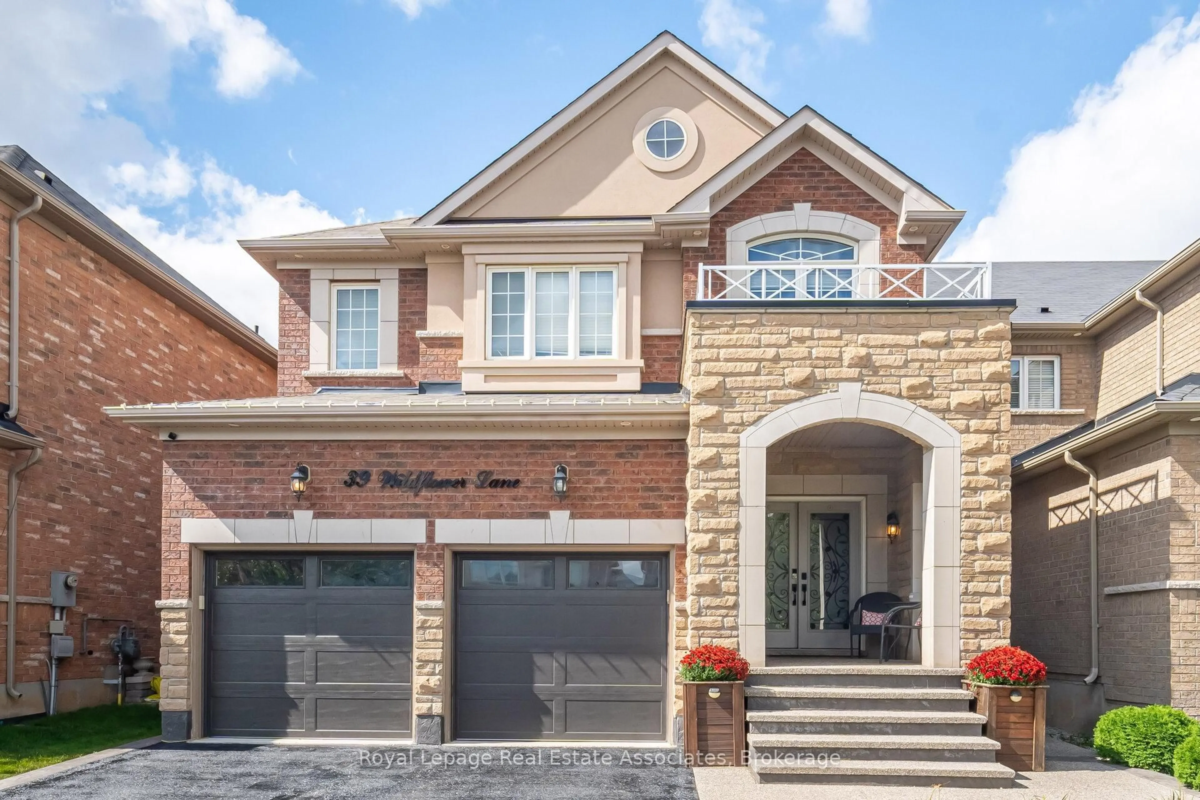 Home with brick exterior material, street for 39 Wildflower Lane, Halton Hills Ontario L7G 0H8
