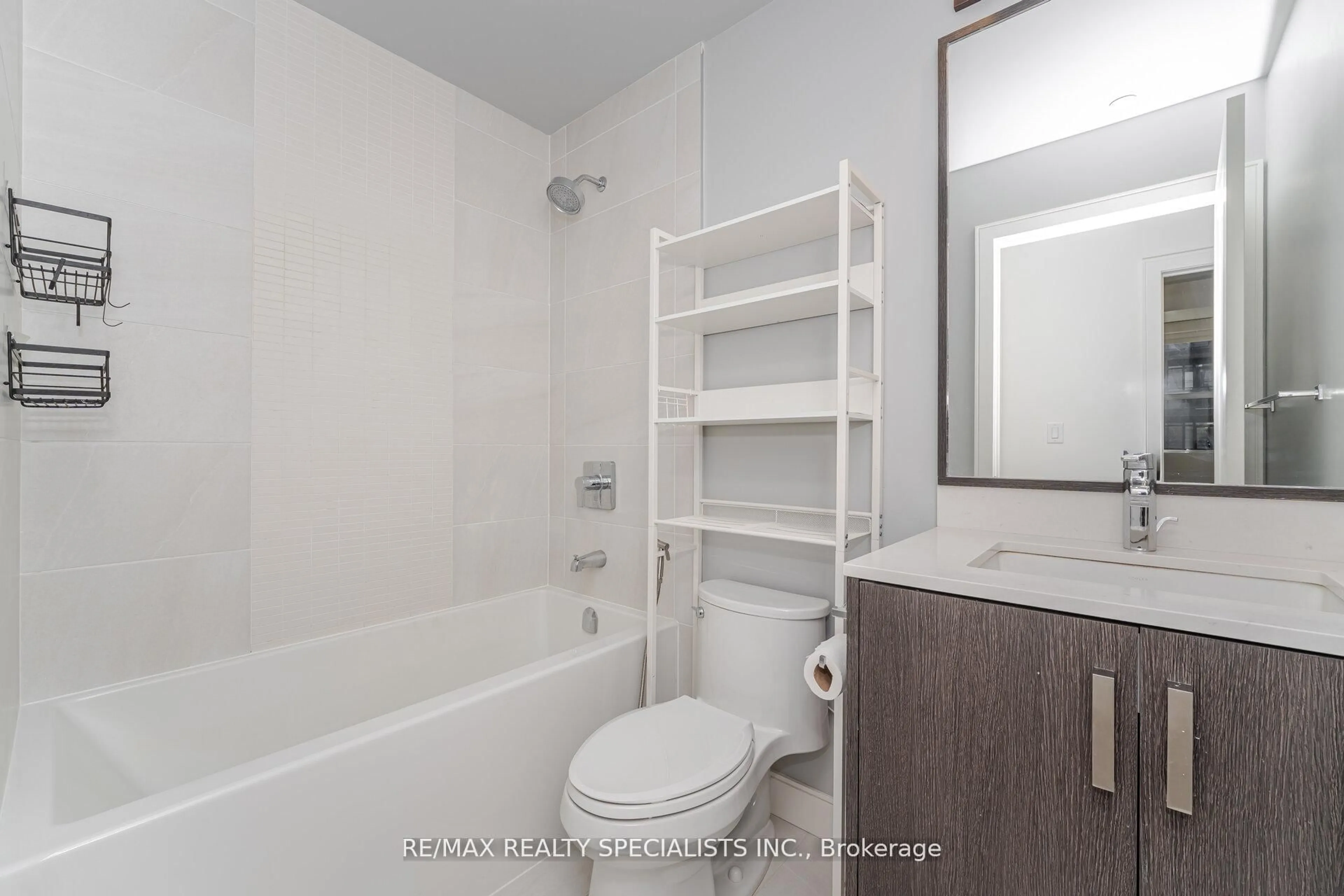 Standard bathroom, unknown for 1575 Lakeshore Rd #258, Mississauga Ontario L5J 0B1