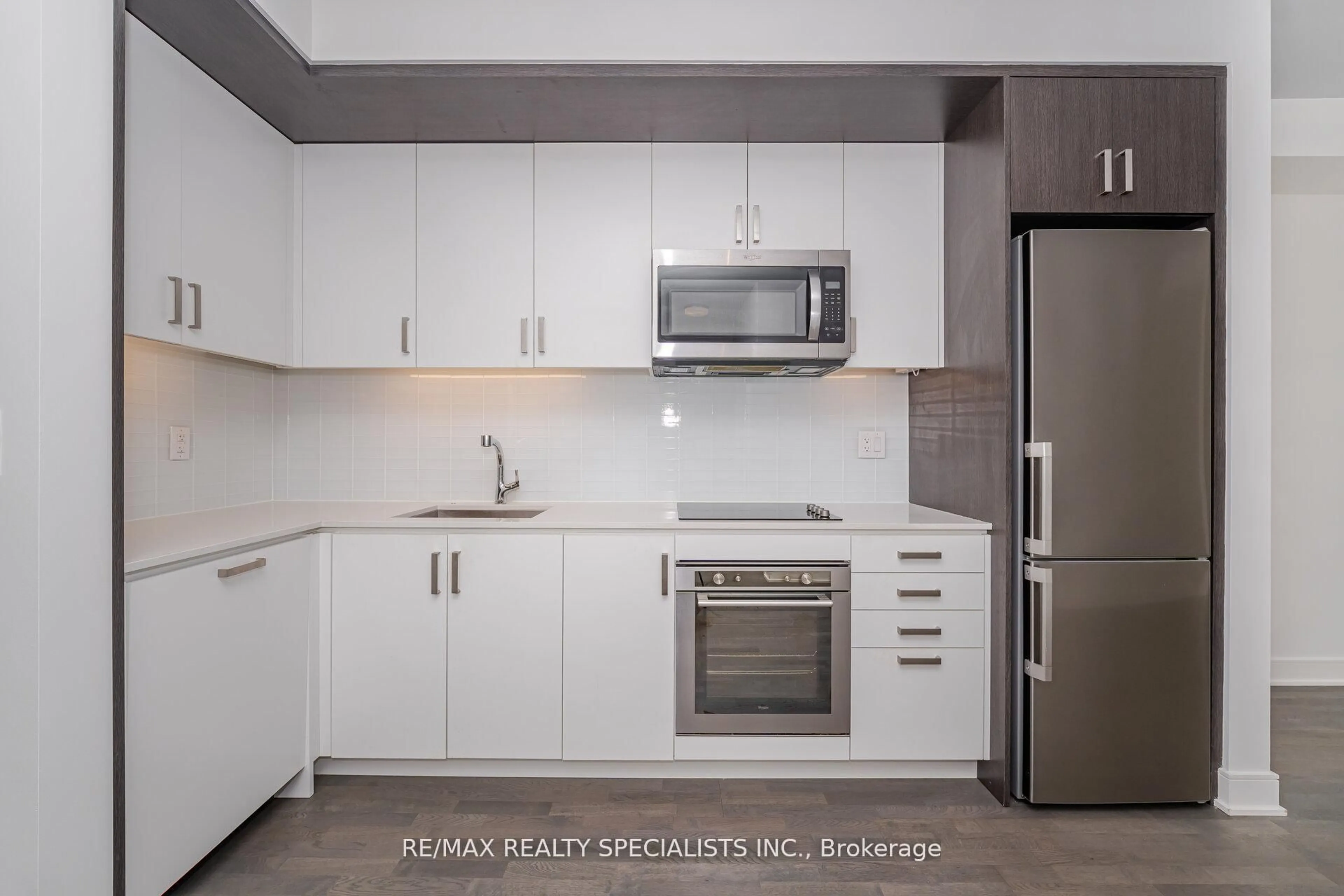 Standard kitchen, unknown for 1575 Lakeshore Rd #258, Mississauga Ontario L5J 0B1