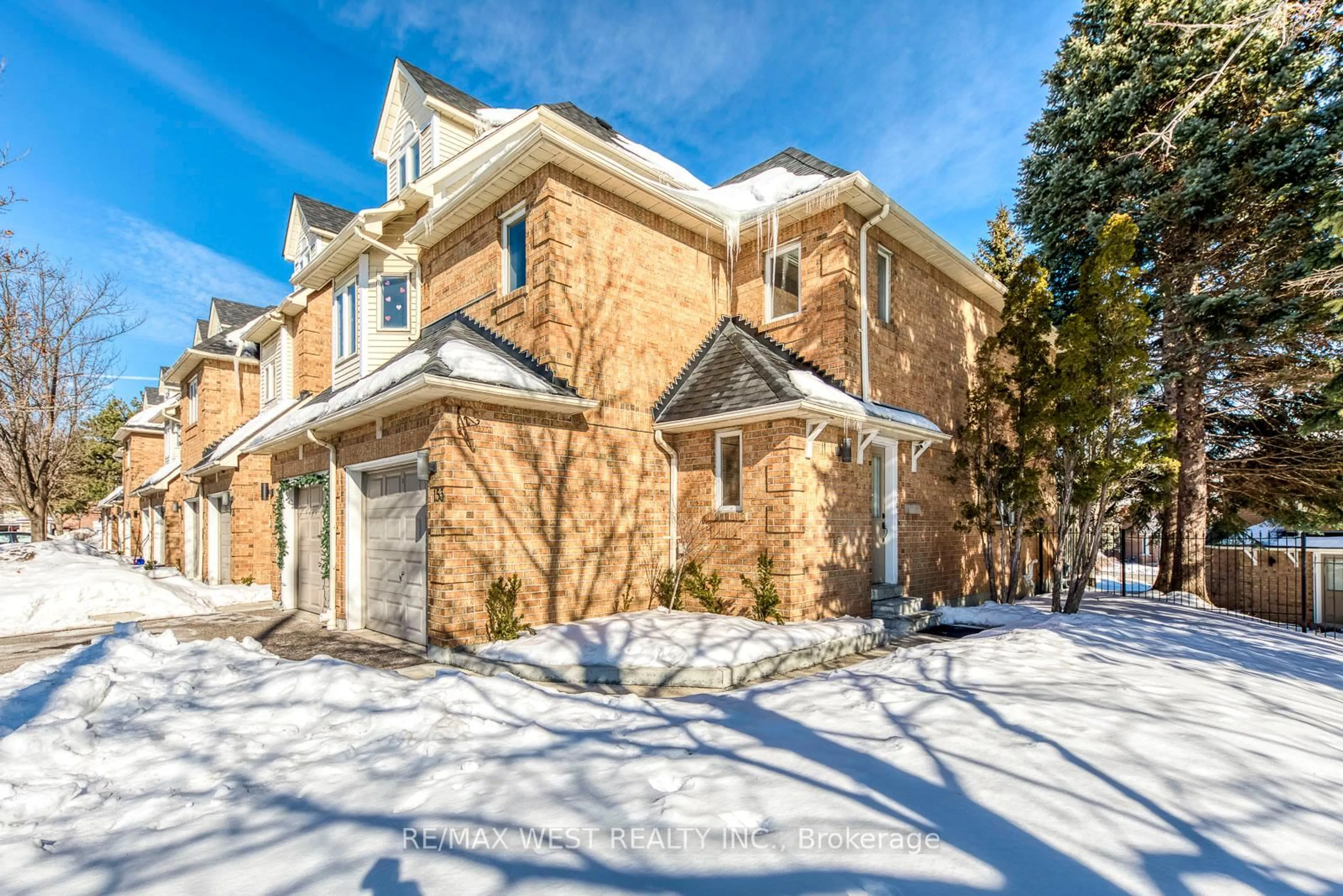 Home with brick exterior material, street for 99 Bristol Rd #153, Mississauga Ontario L4Z 3P4