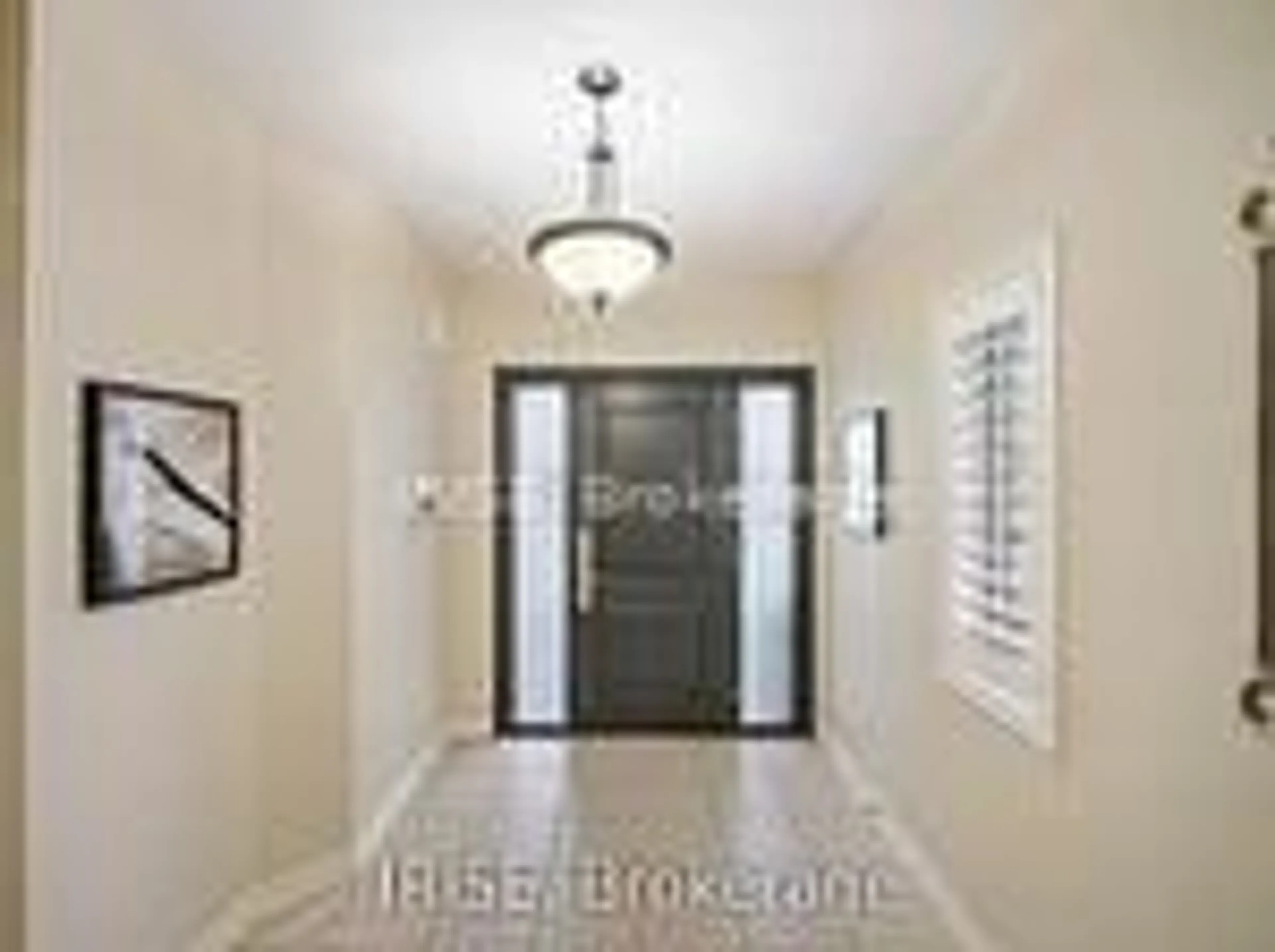 Indoor entryway for 855 Knotty Pine Grve, Mississauga Ontario L5W 1K2