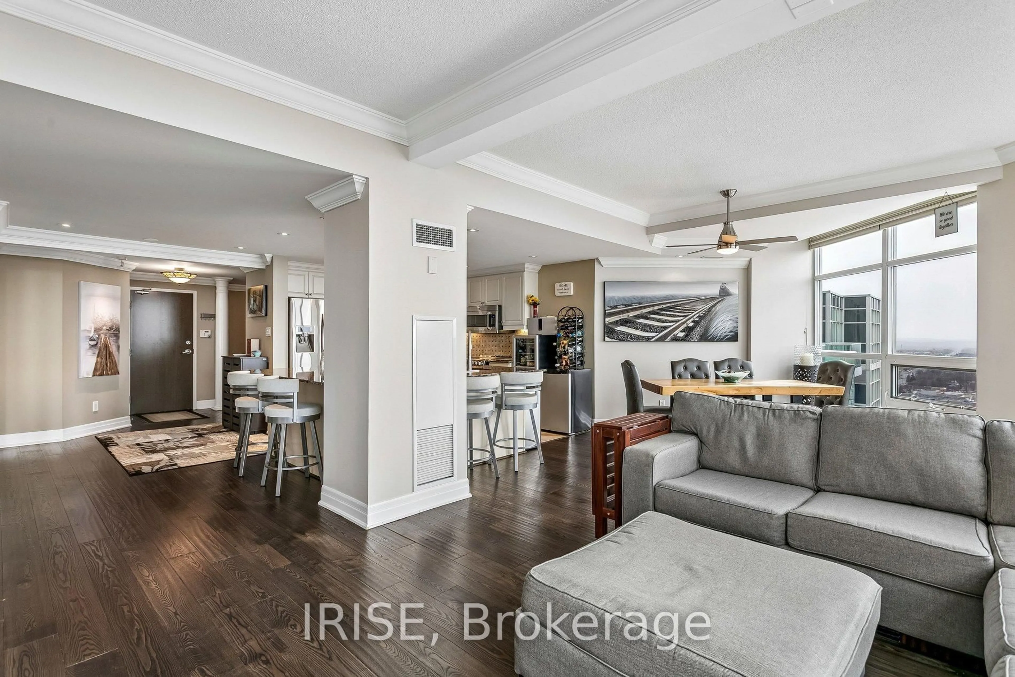 Open concept kitchen, ceramic/tile floor for 9 George St #PH01, Brampton Ontario L6Y 0T6