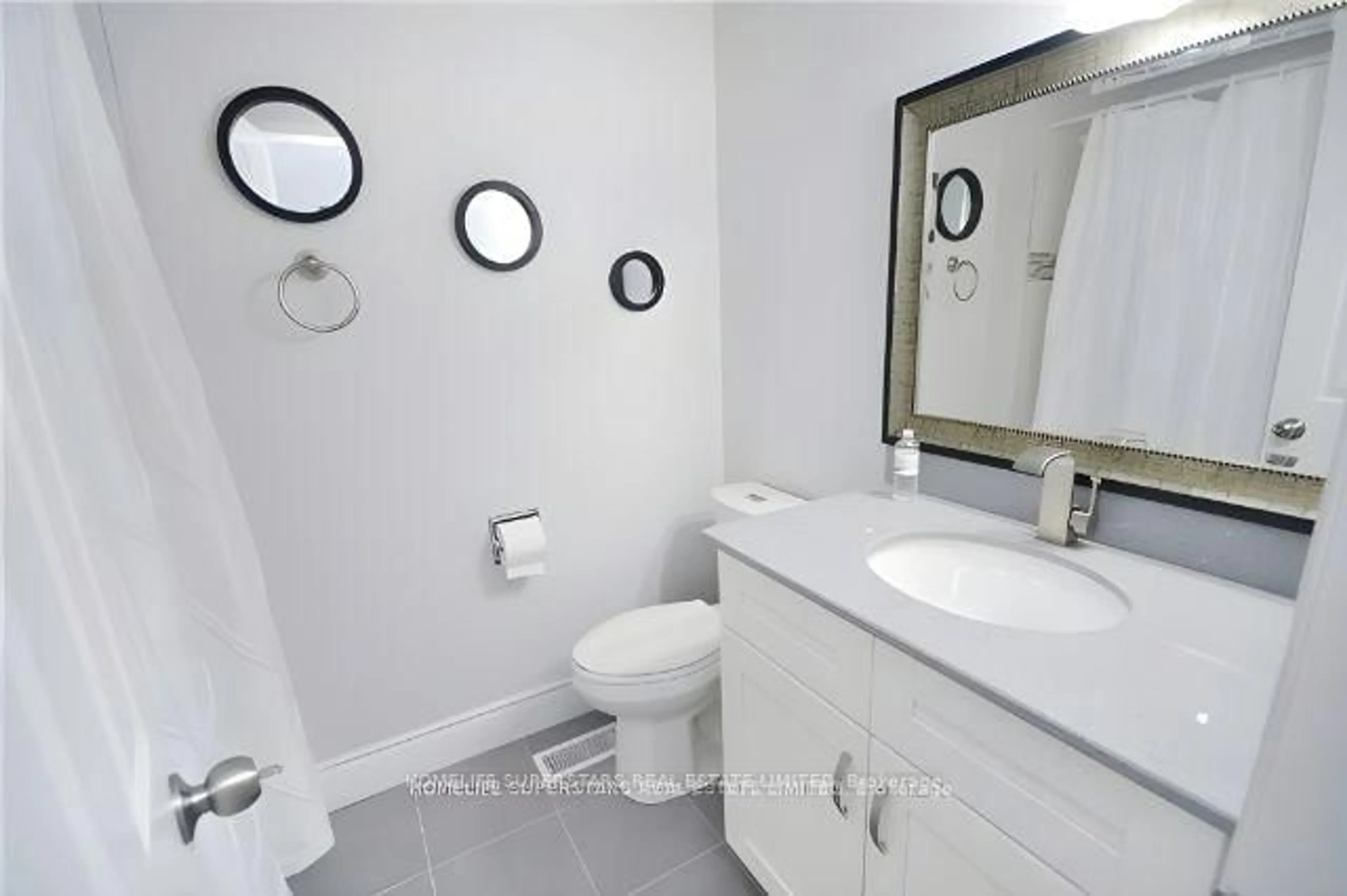 Standard bathroom, ceramic/tile floor for 6 Farley Rd, Brampton Ontario L6Y 2N9