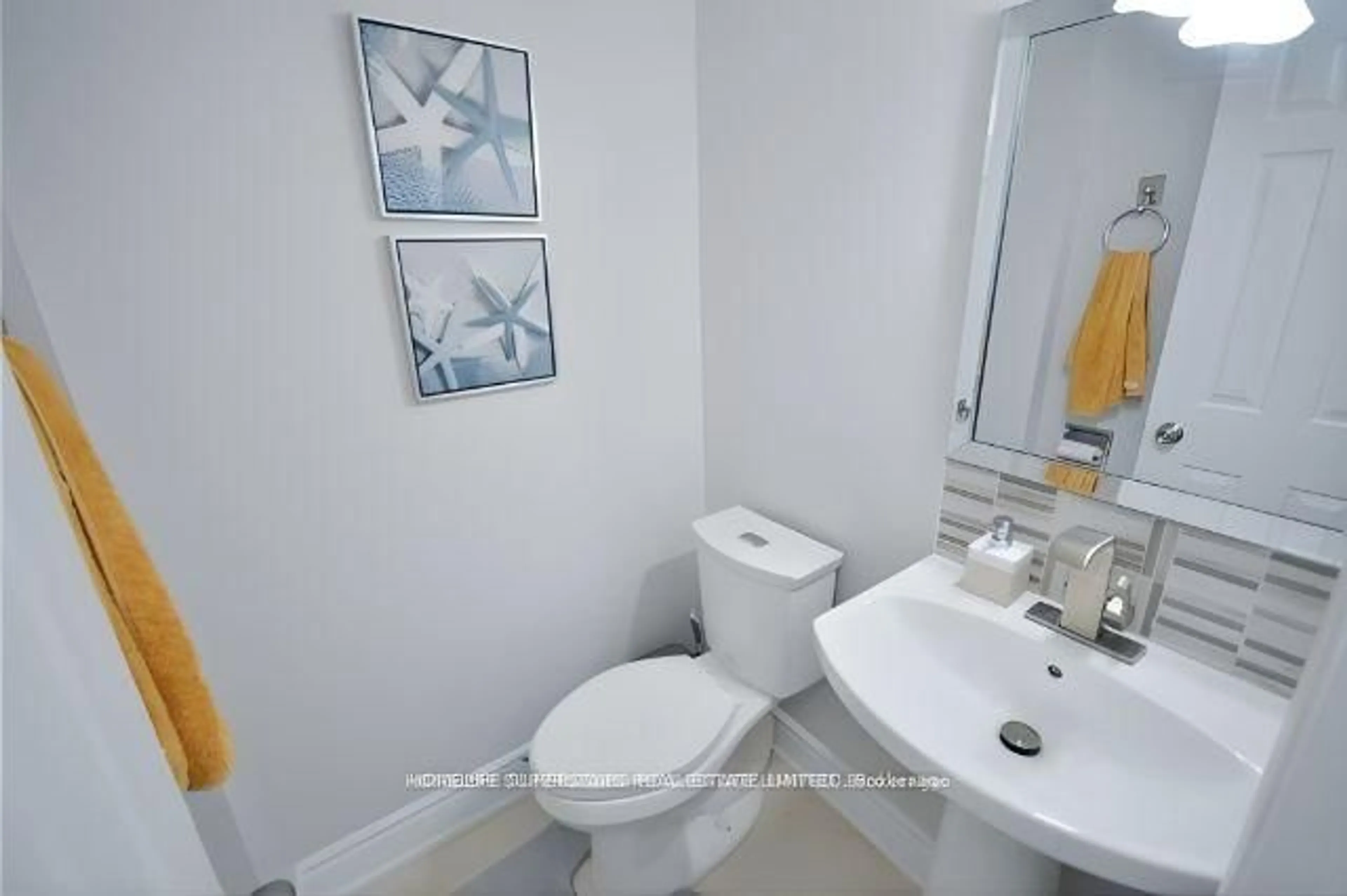 Standard bathroom, ceramic/tile floor for 6 Farley Rd, Brampton Ontario L6Y 2N9