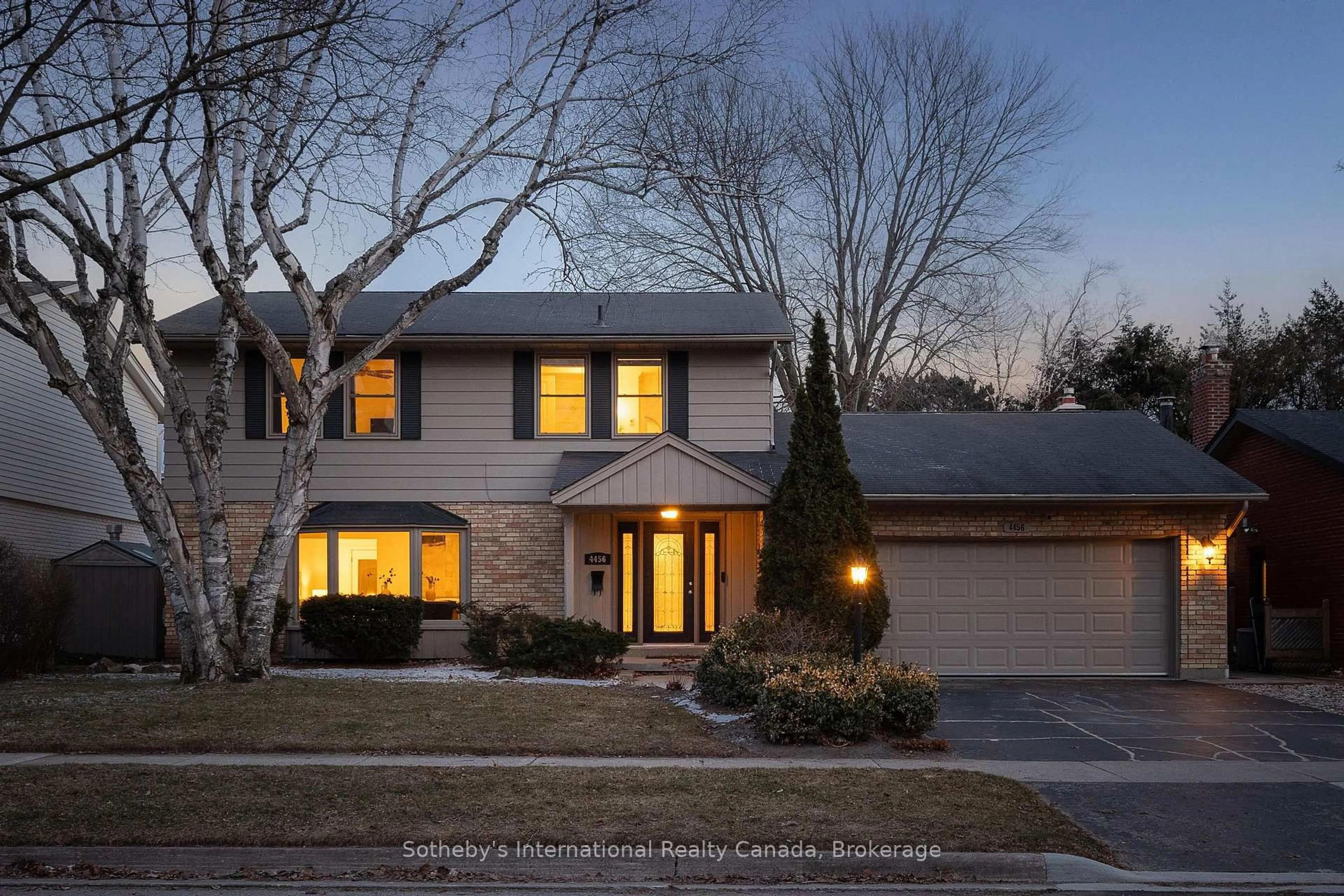 Home with brick exterior material, street for 4456 Hawthorne Dr, Burlington Ontario L7L 1G5