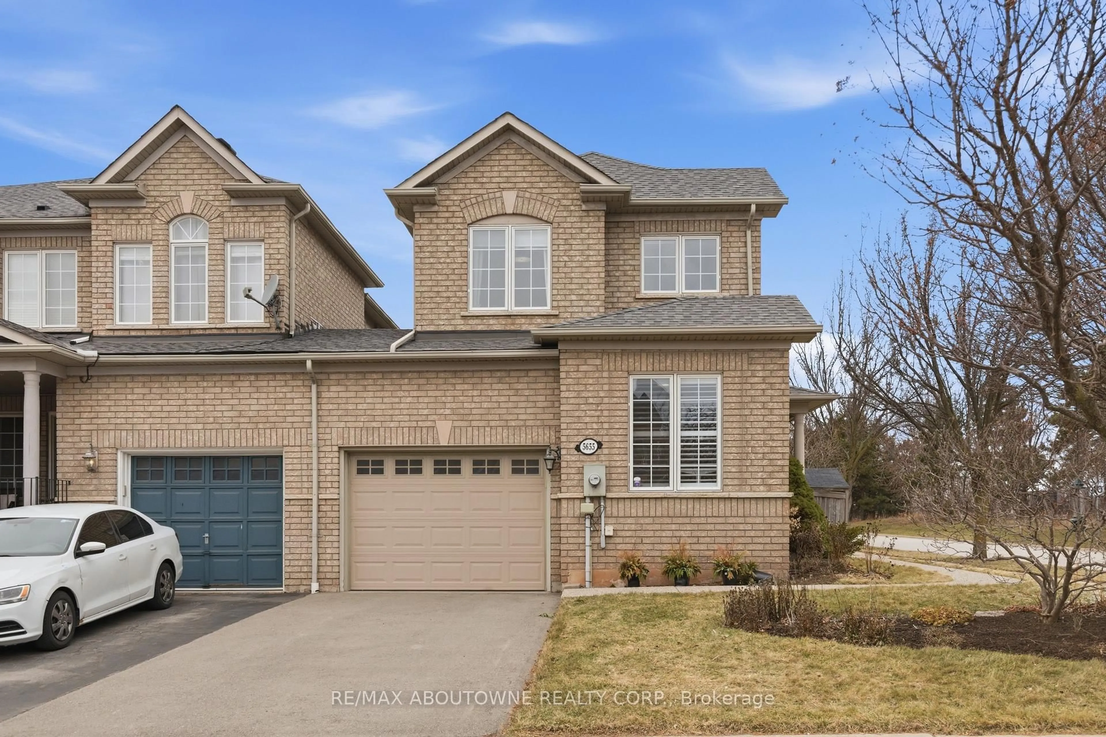 Home with brick exterior material, street for 5655 Adele Rd, Burlington Ontario L7L 6X2