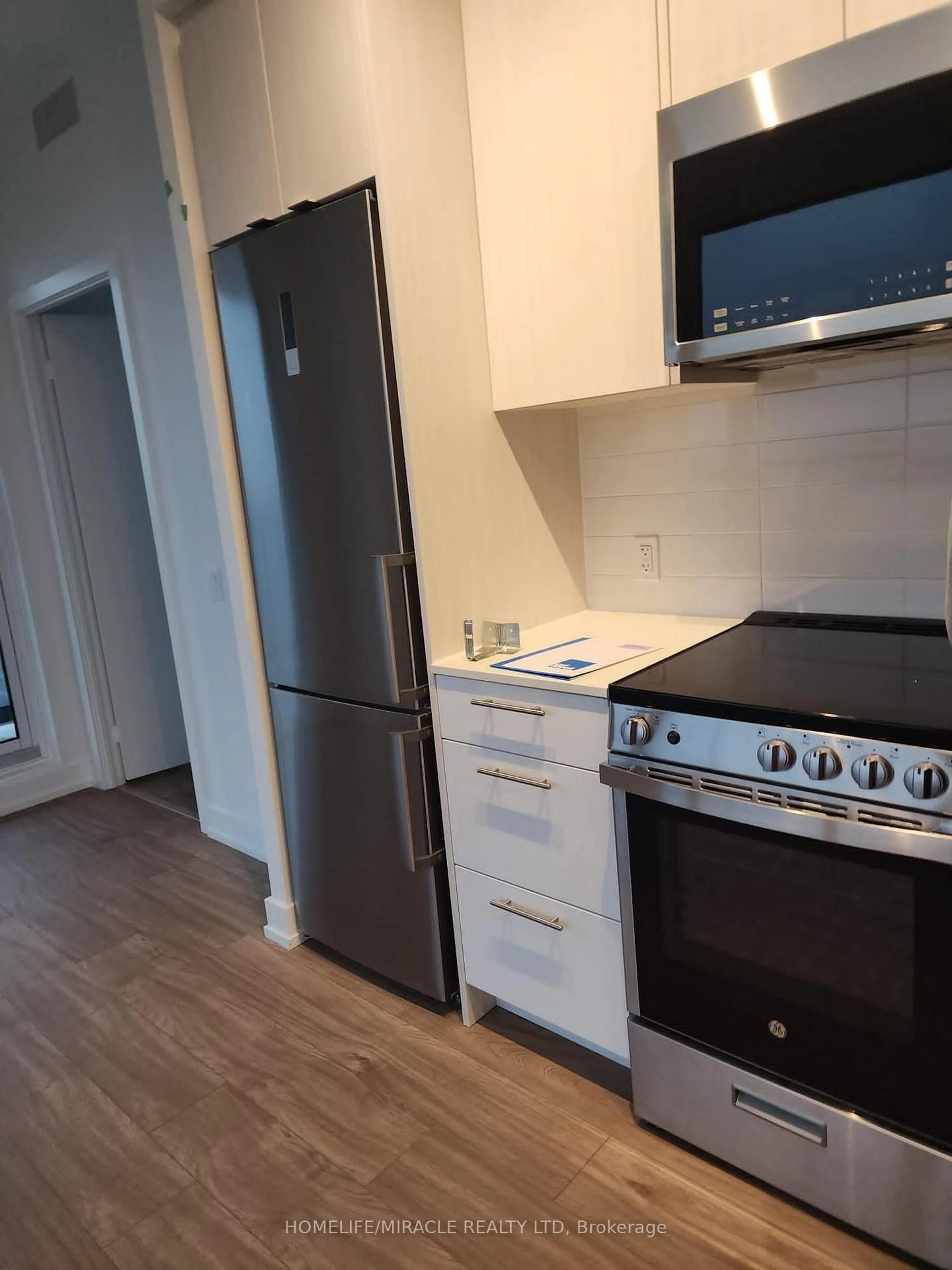 Standard kitchen, wood/laminate floor for 225 Veterans Dr #1108, Brampton Ontario L7A 5L7