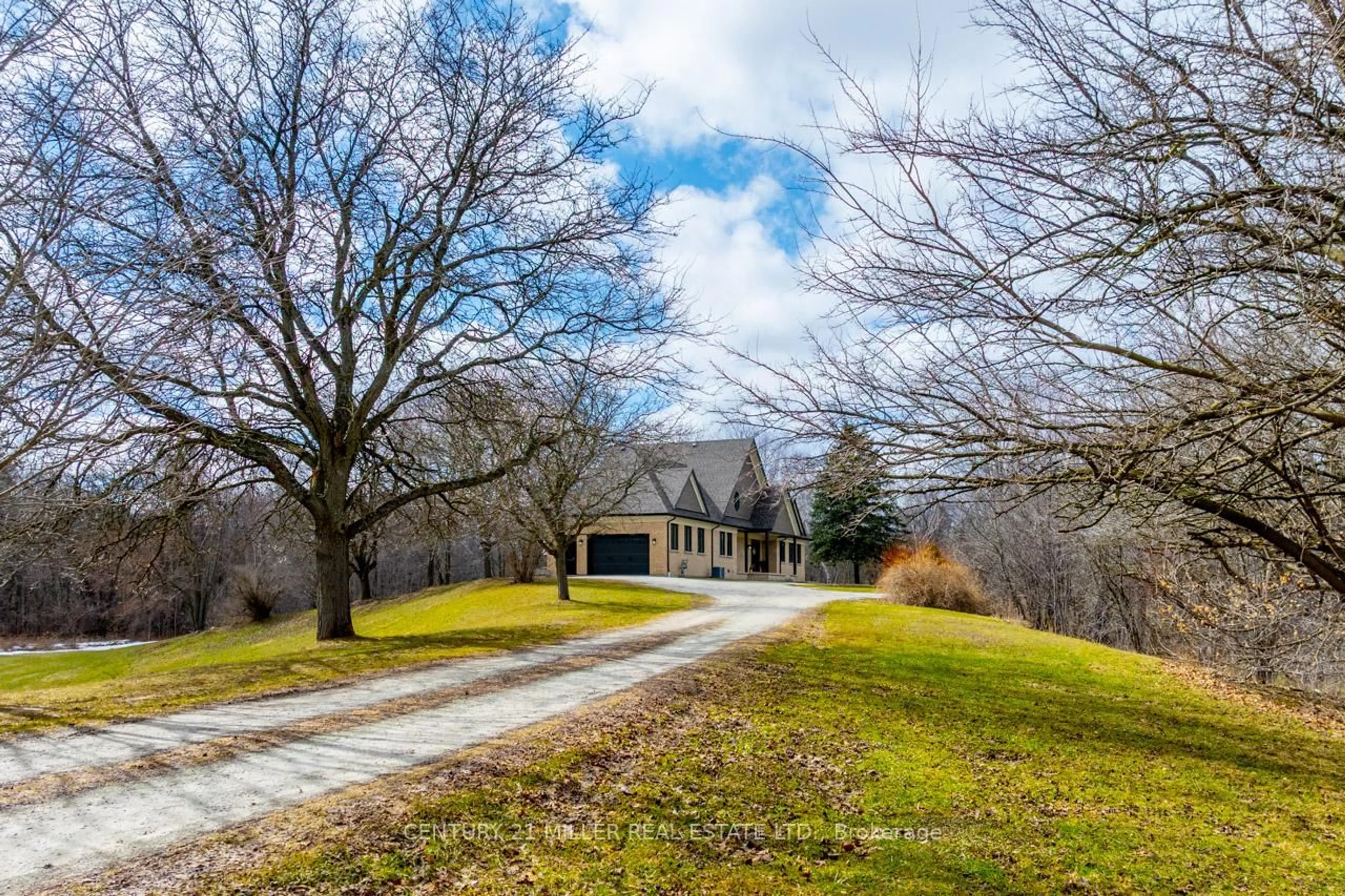 A pic from outside/outdoor area/front of a property/back of a property/a pic from drone, unknown for 8656 Esquesing Line, Milton Ontario L9T 9E2