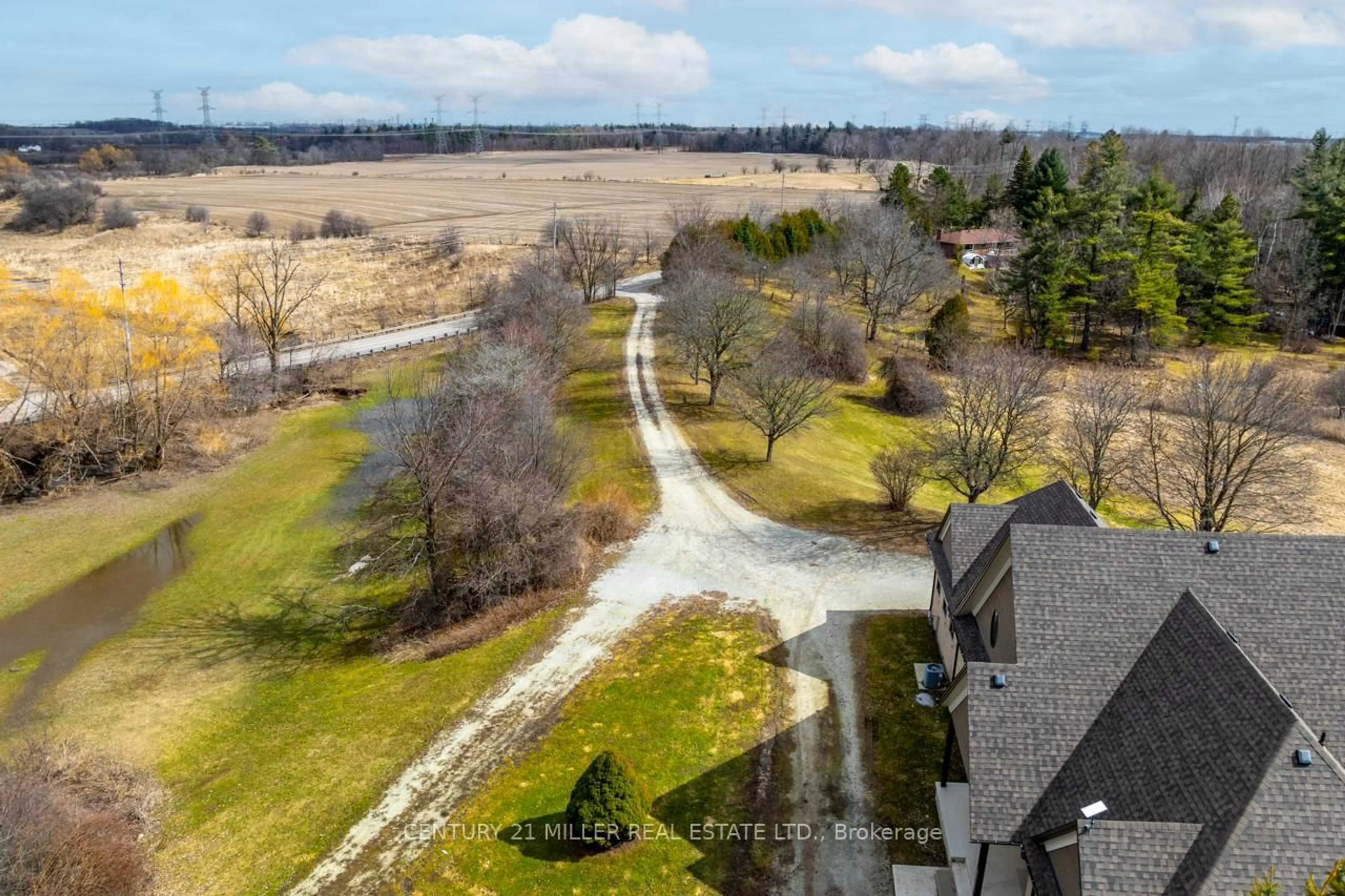 A pic from outside/outdoor area/front of a property/back of a property/a pic from drone, water/lake/river/ocean view for 8656 Esquesing Line, Milton Ontario L9T 9E2