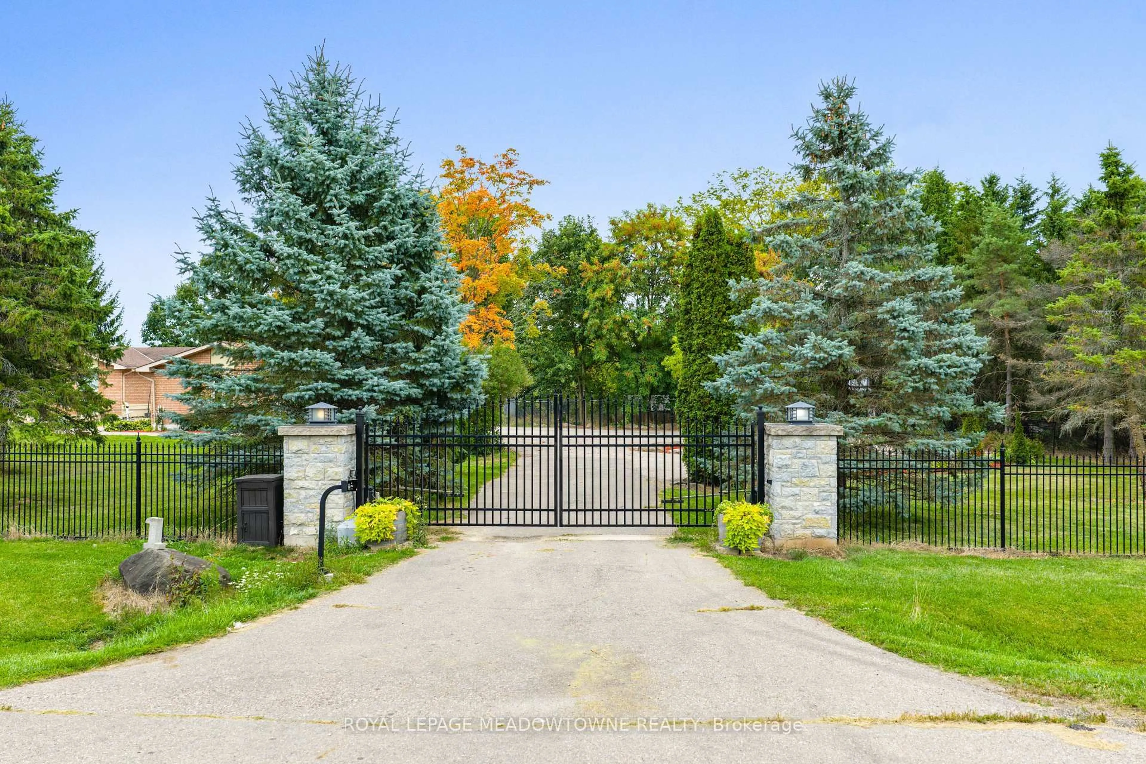 Unknown for 1 Cassidy Lane, Caledon Ontario L7C 1P5