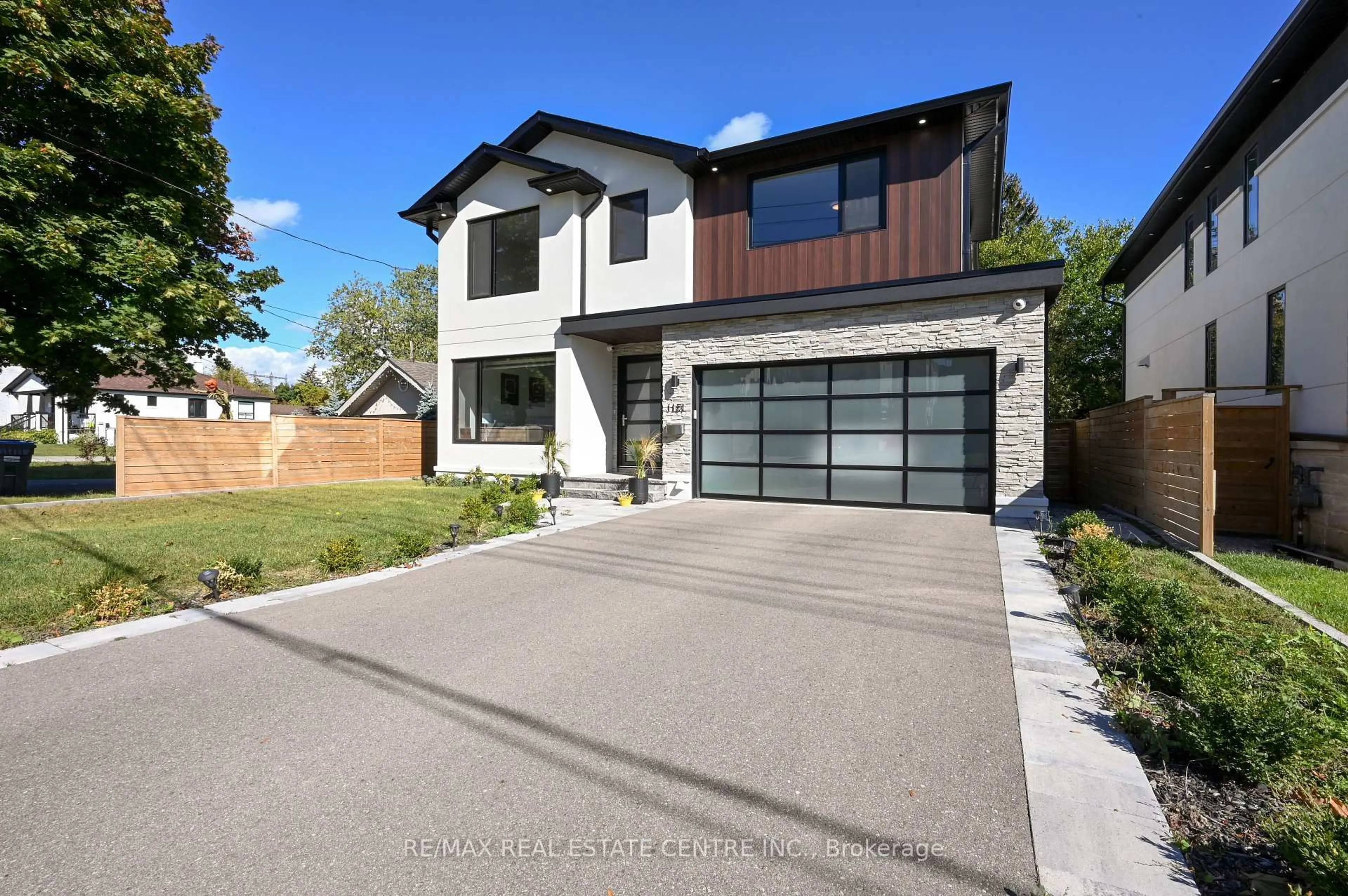 Home with brick exterior material, street for 1181 Ogden Ave, Mississauga Ontario L5E 2G8