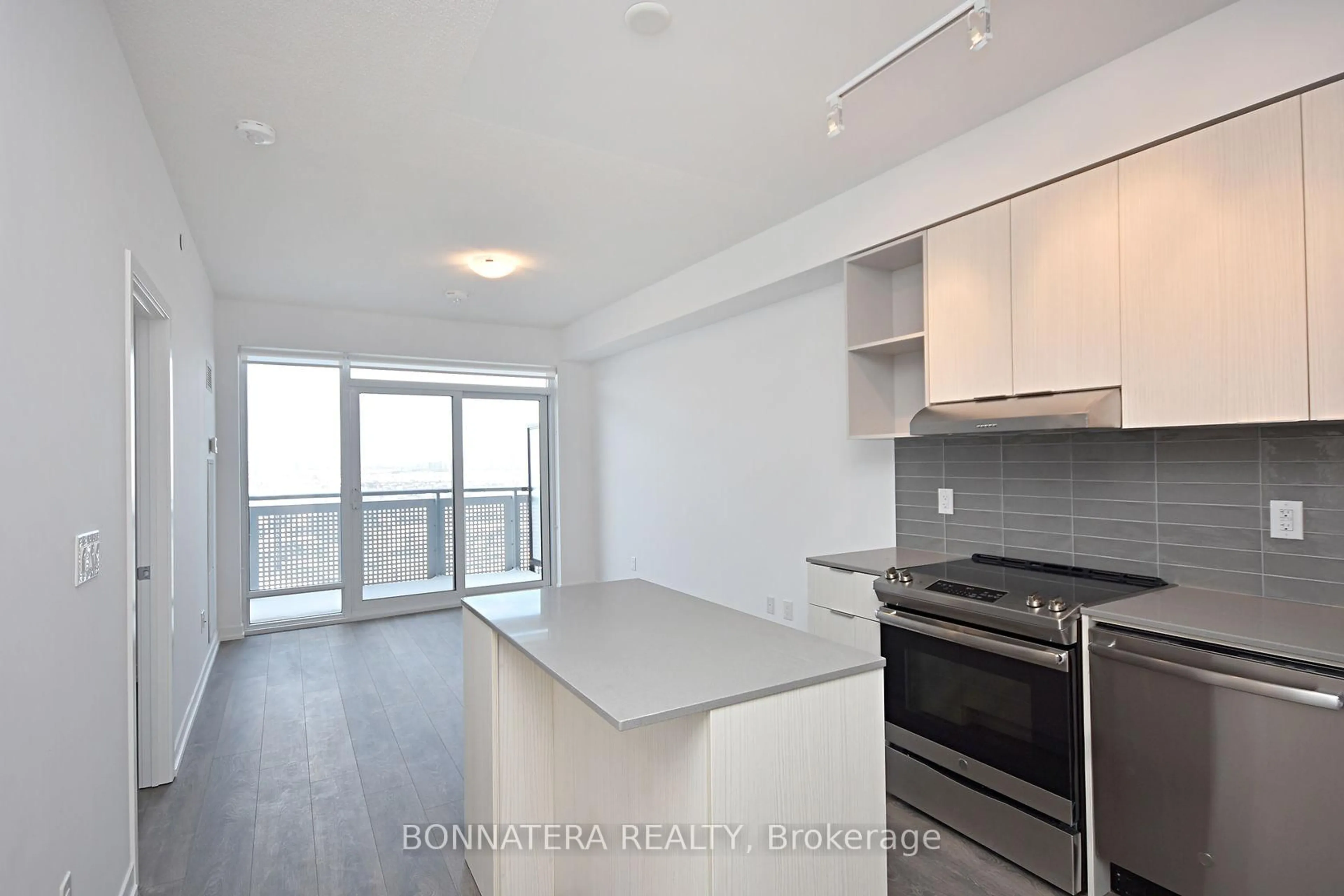 Unknown for 2520 Eglinton Ave #1613, Mississauga Ontario L5M 0Y4