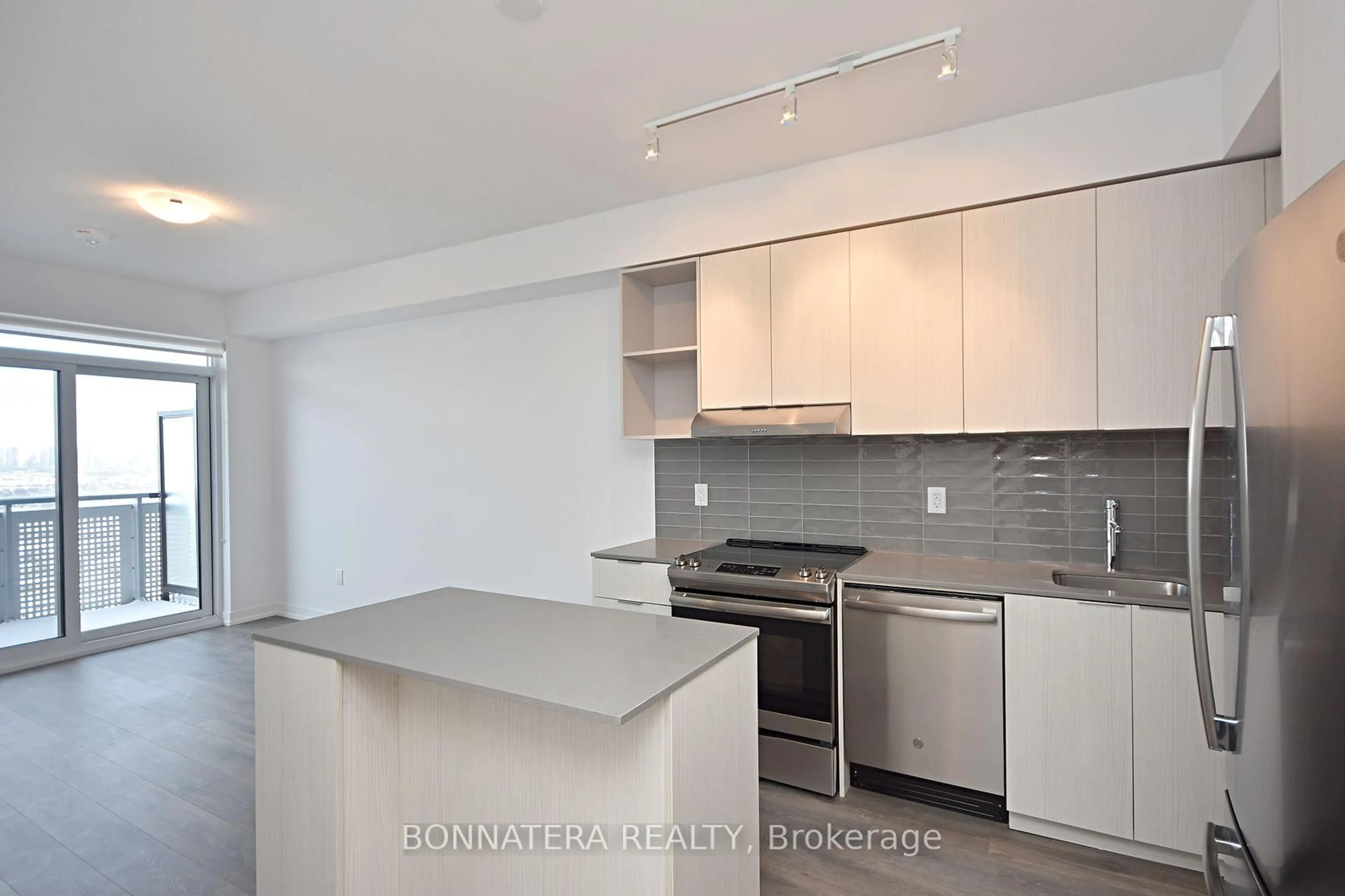 Unknown for 2520 Eglinton Ave #1613, Mississauga Ontario L5M 0Y4