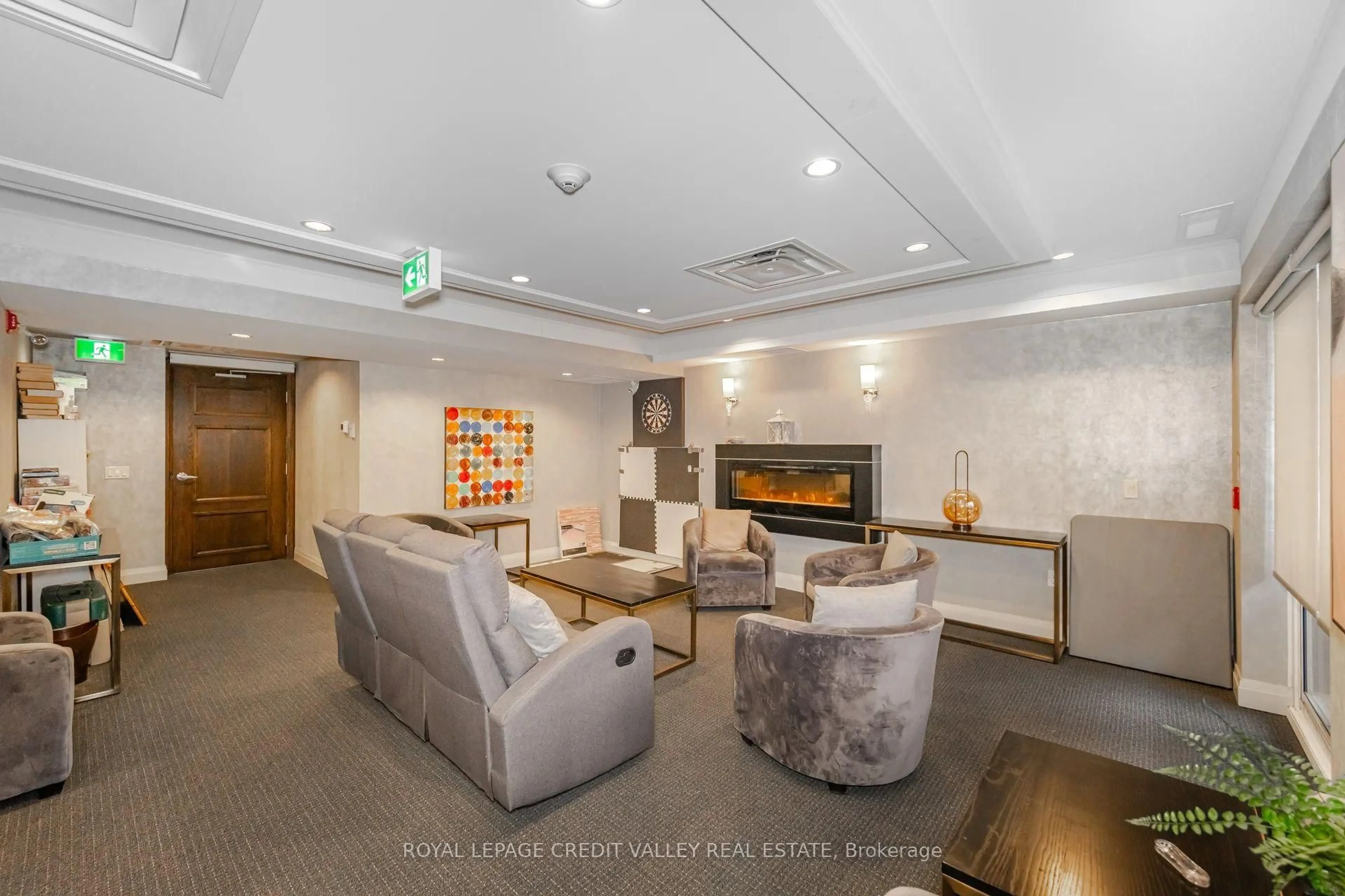 Lobby for 30 Via Rosedale, Brampton Ontario L6R 3Z9