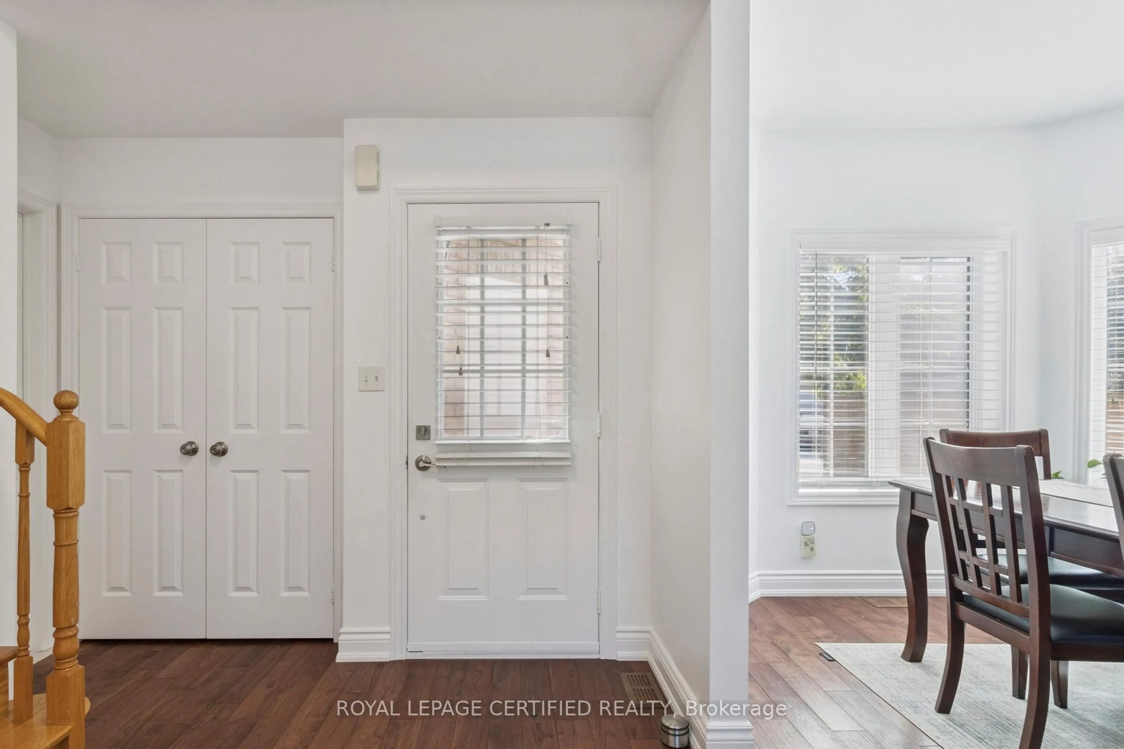 Indoor entryway for 530 Driftcurrent Dr #1, Mississauga Ontario L4Z 4G2