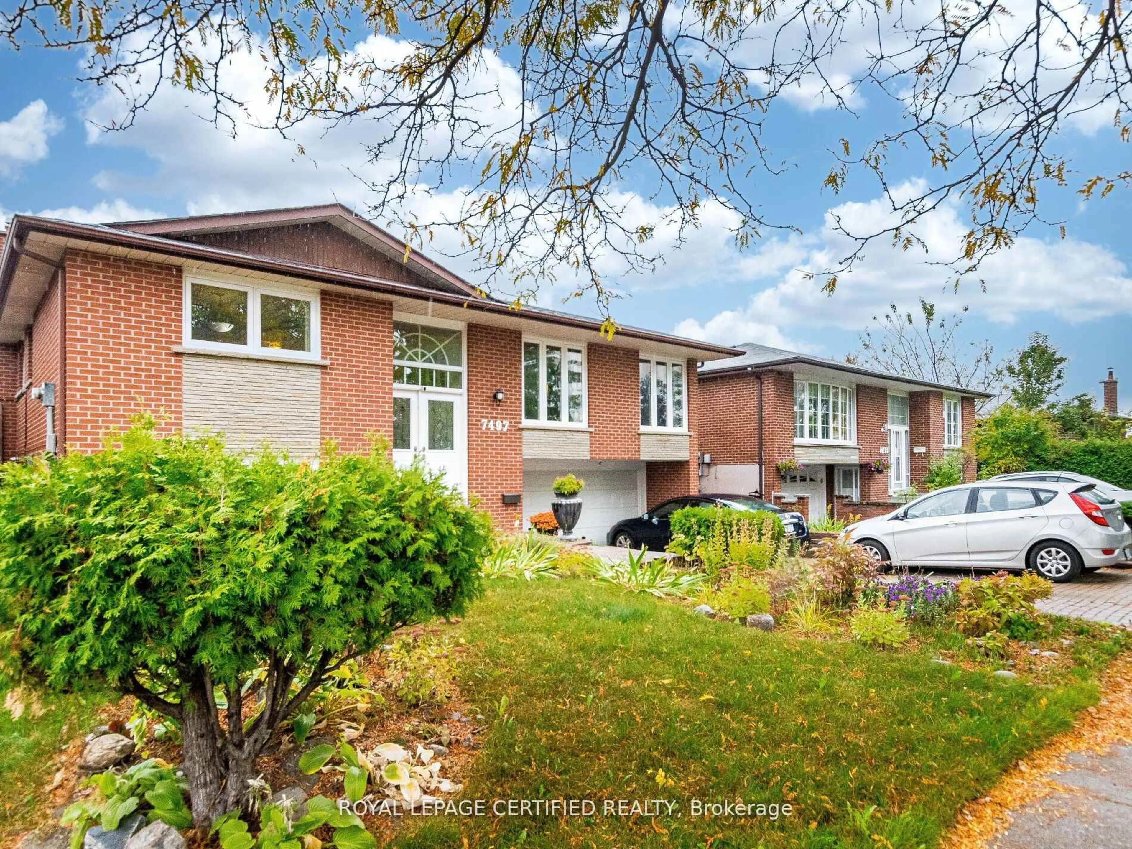 Home with brick exterior material, street for 7497 Middleshire Dr, Mississauga Ontario L4T 3S3