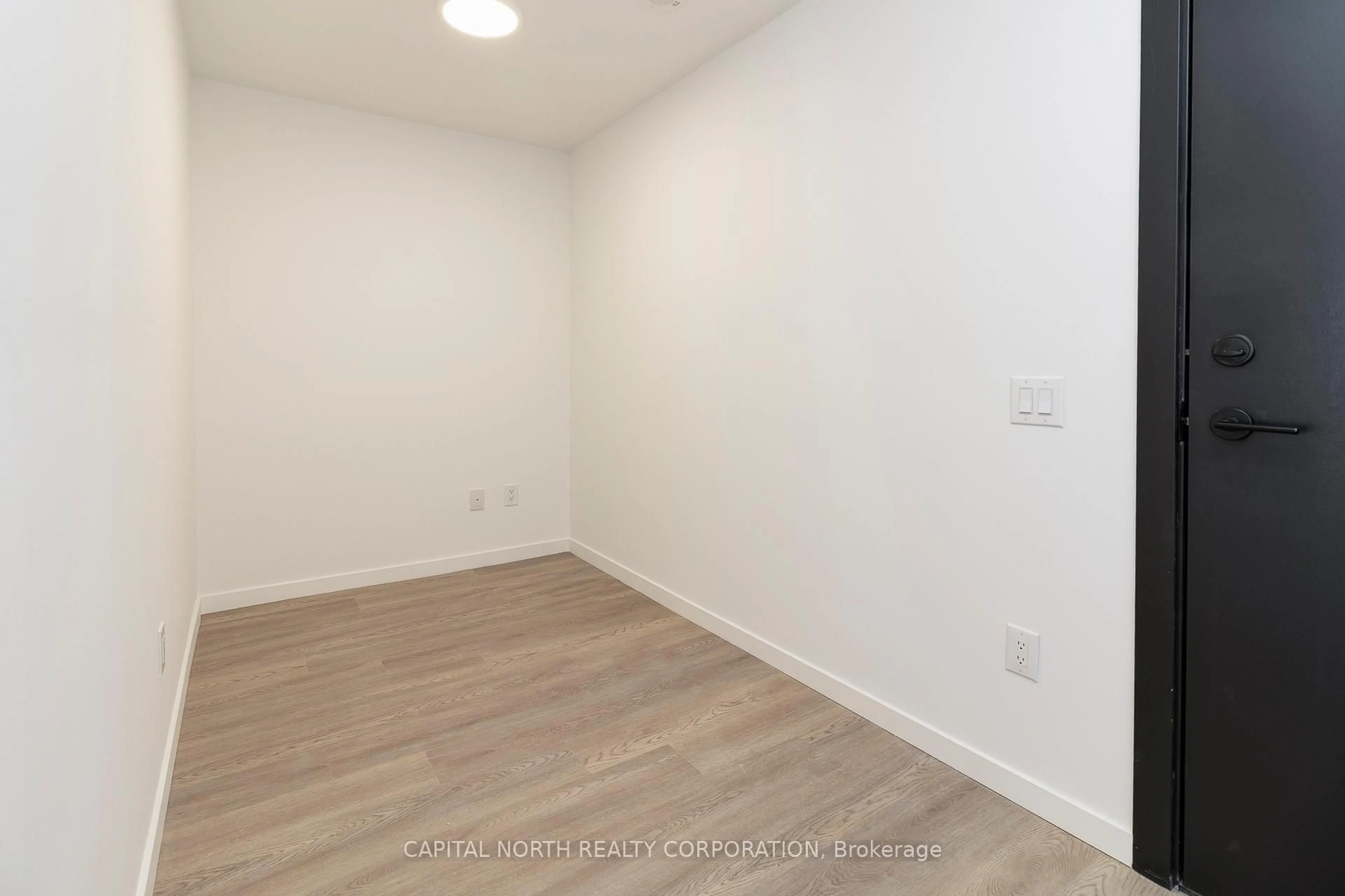 A pic of a room for 689 The Queensway #709, Toronto Ontario M8Y 0C8