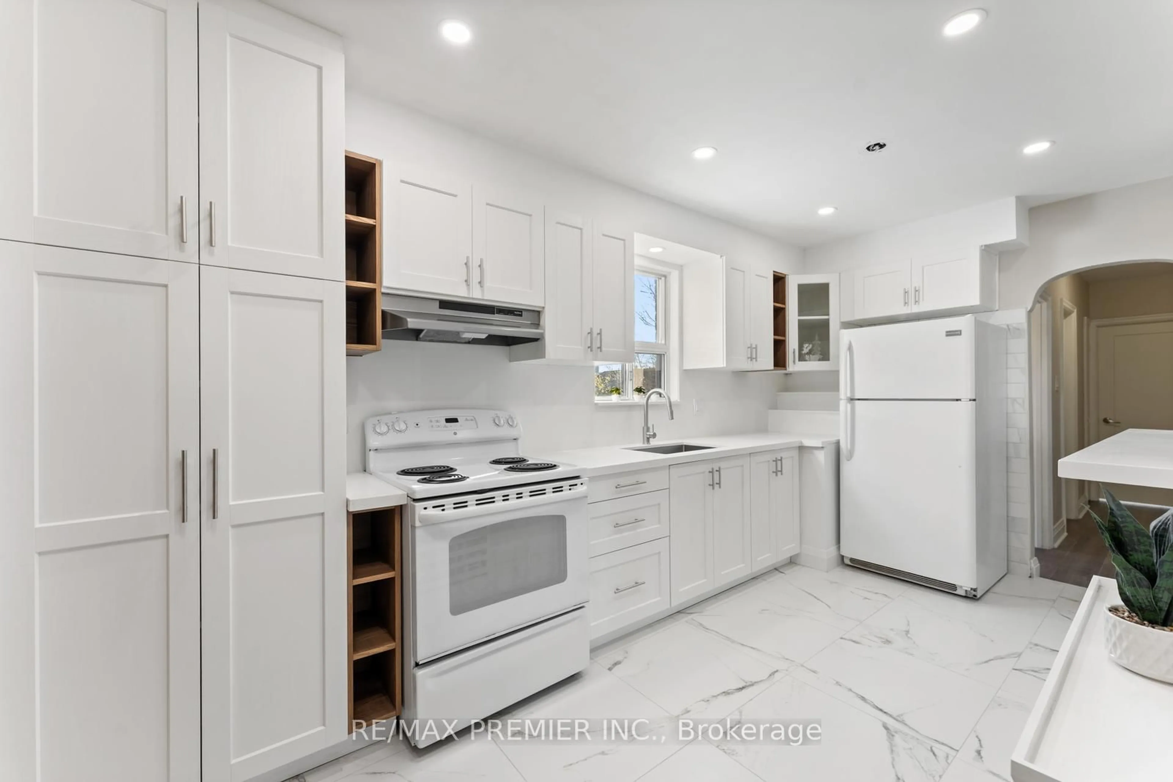 Unknown for 1013 Briar Hill Ave, Toronto Ontario M6B 1M6