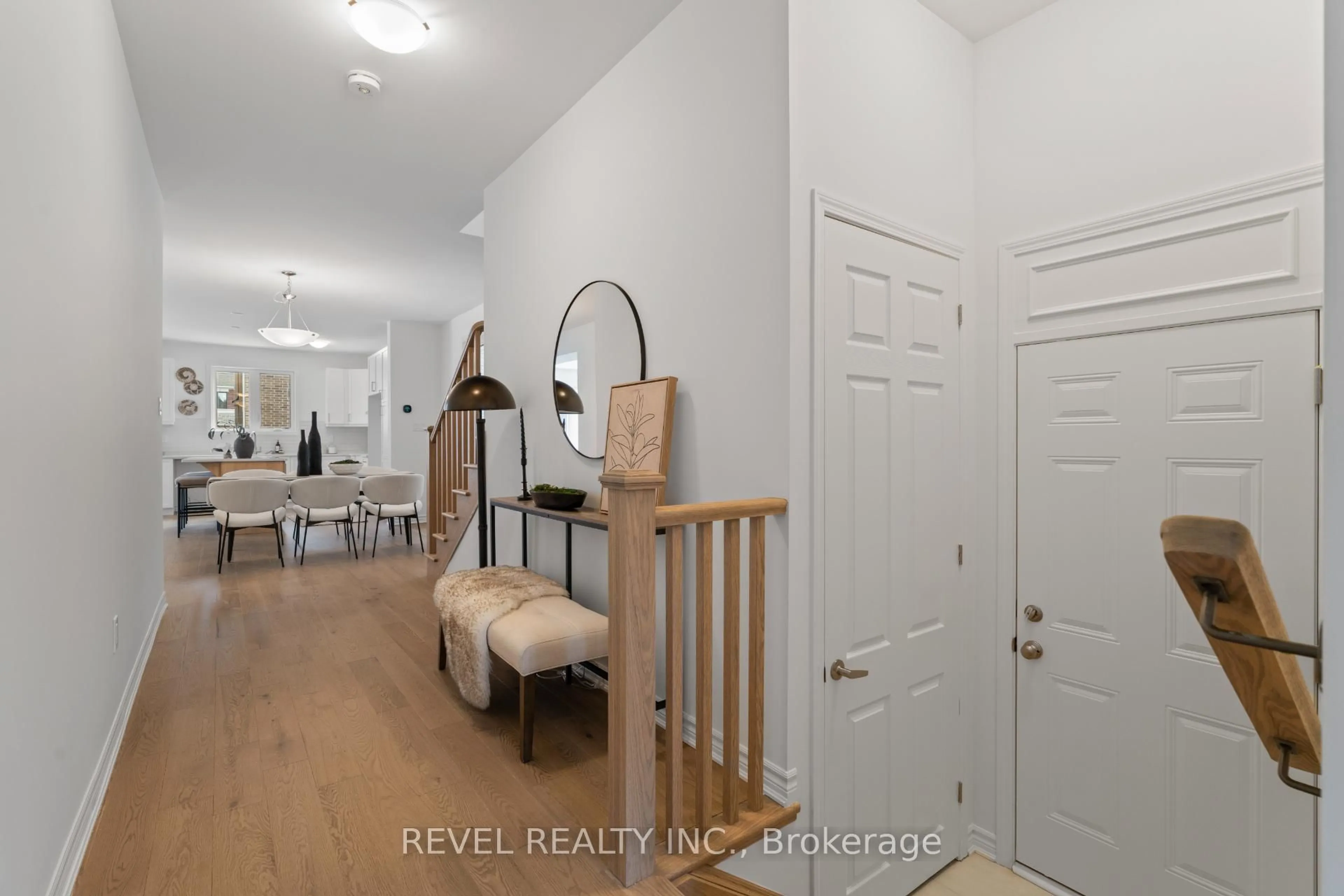 Indoor entryway for 1391 Hearns Pl, Milton Ontario L9E 2J8