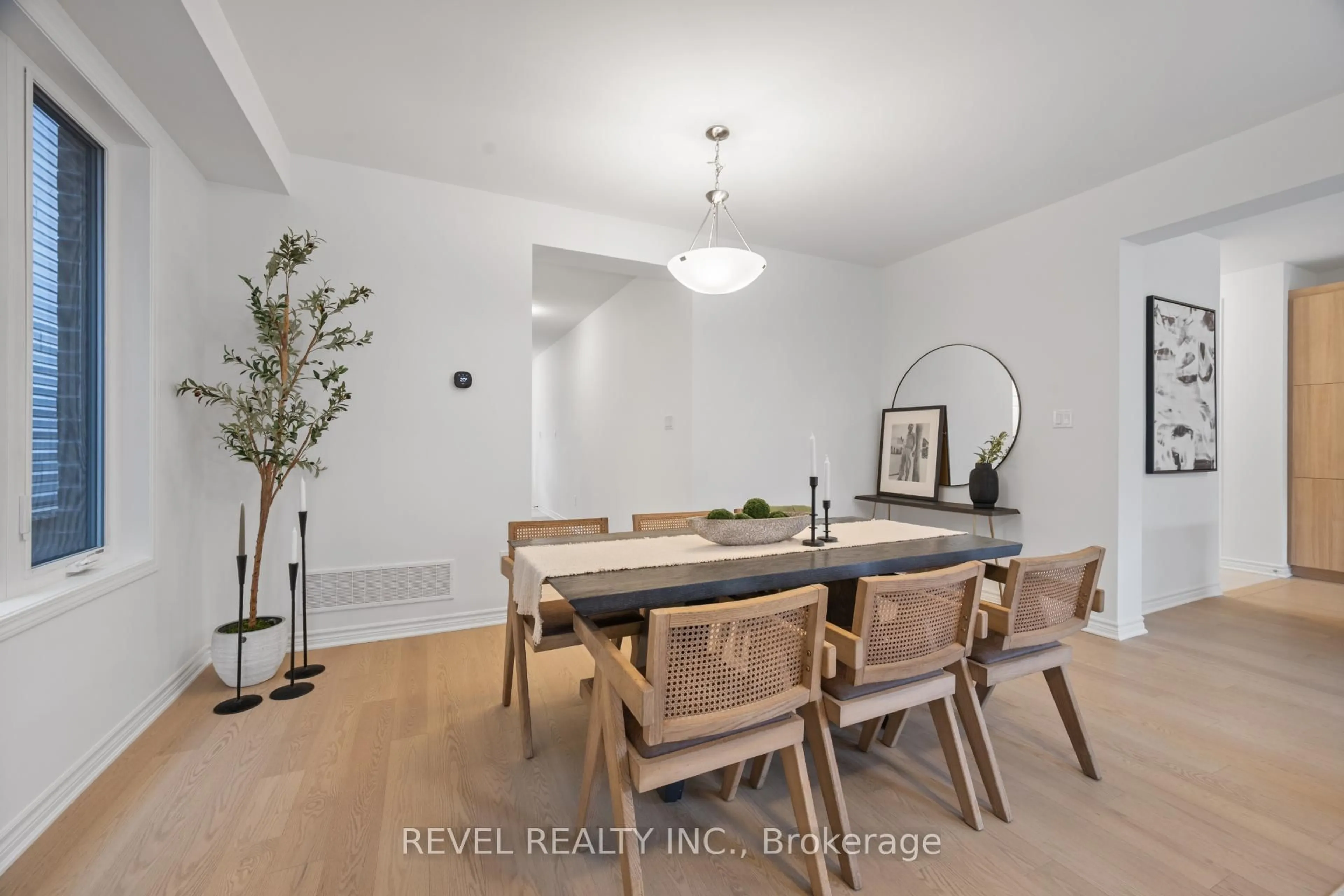 Dining room, unknown for 1387 Hearns Pl, Milton Ontario L9E 2J8