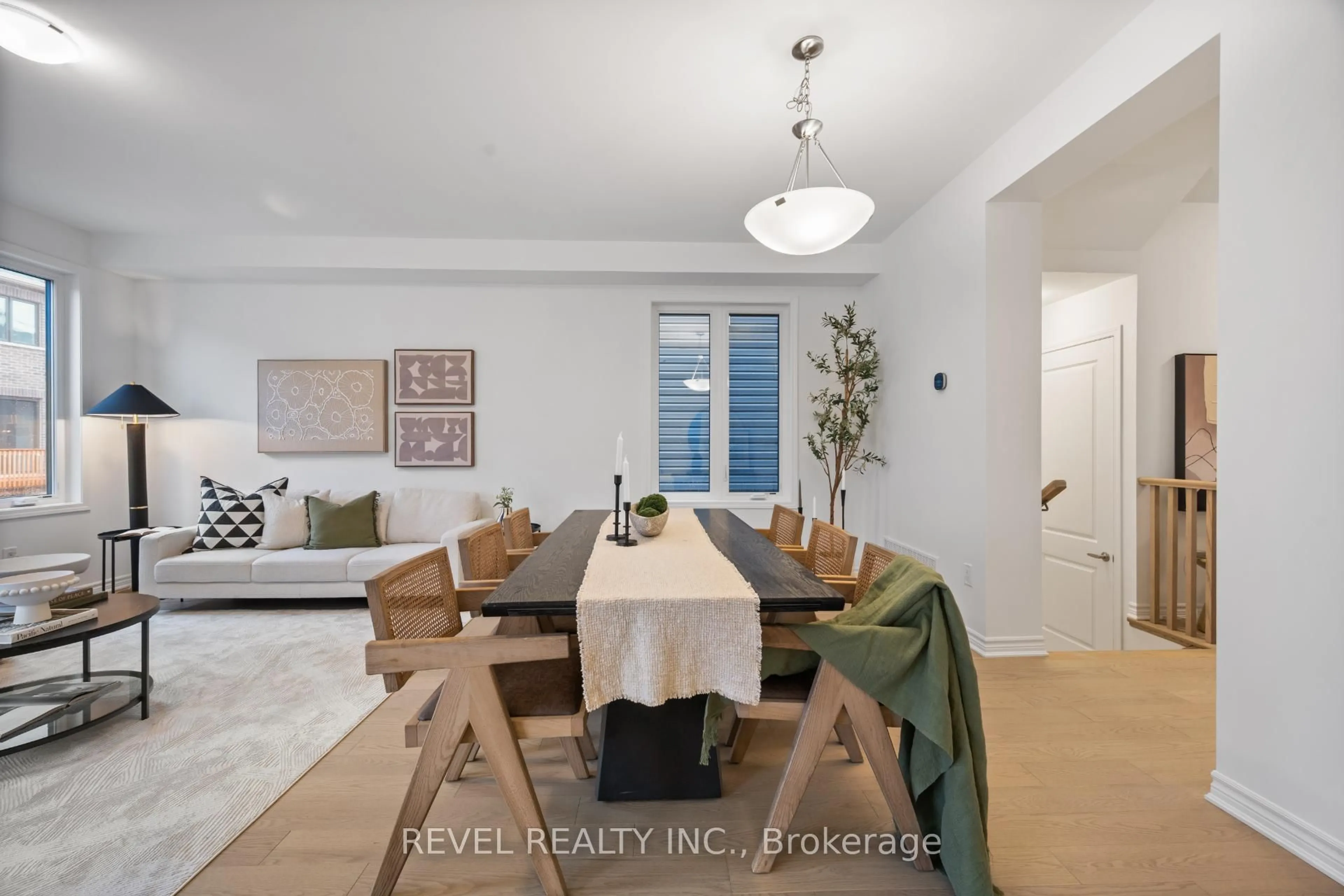 Dining room, unknown for 1387 Hearns Pl, Milton Ontario L9E 2J8