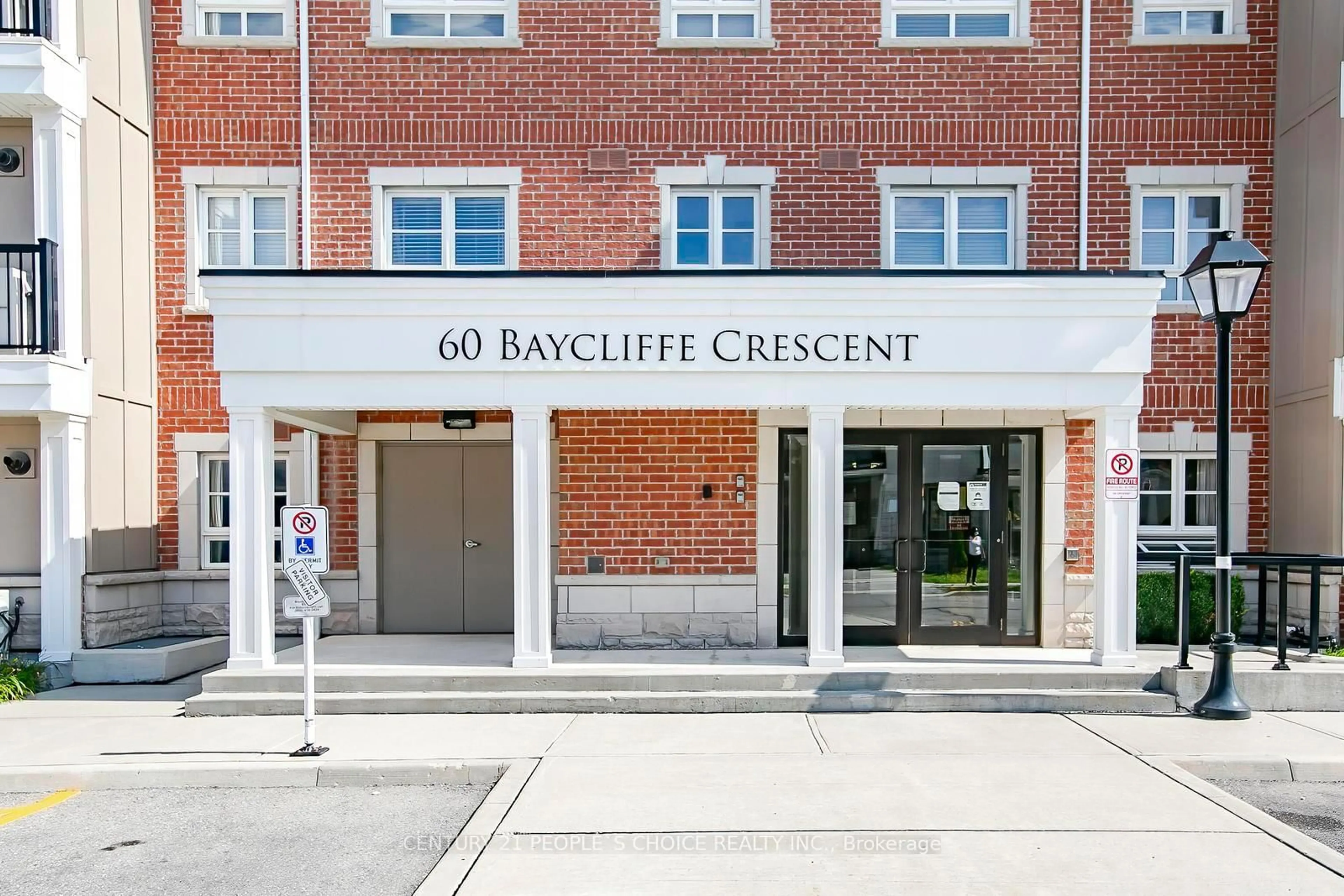 Indoor foyer for 60 Baycliffe Cres #402, Brampton Ontario L7A 0Z4