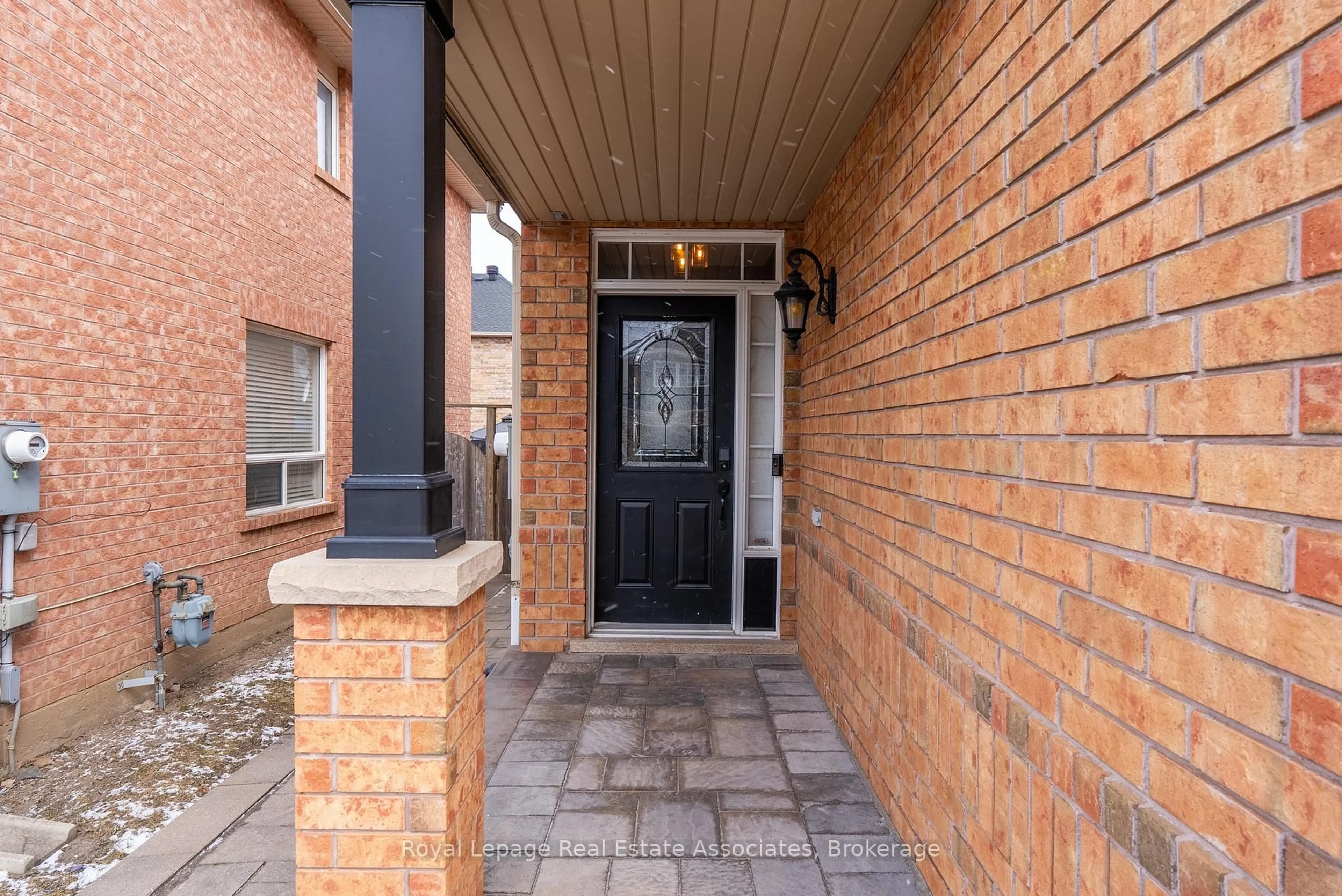 Unknown for 46 Dehaviland Cres, Brampton Ontario L6X 0M9