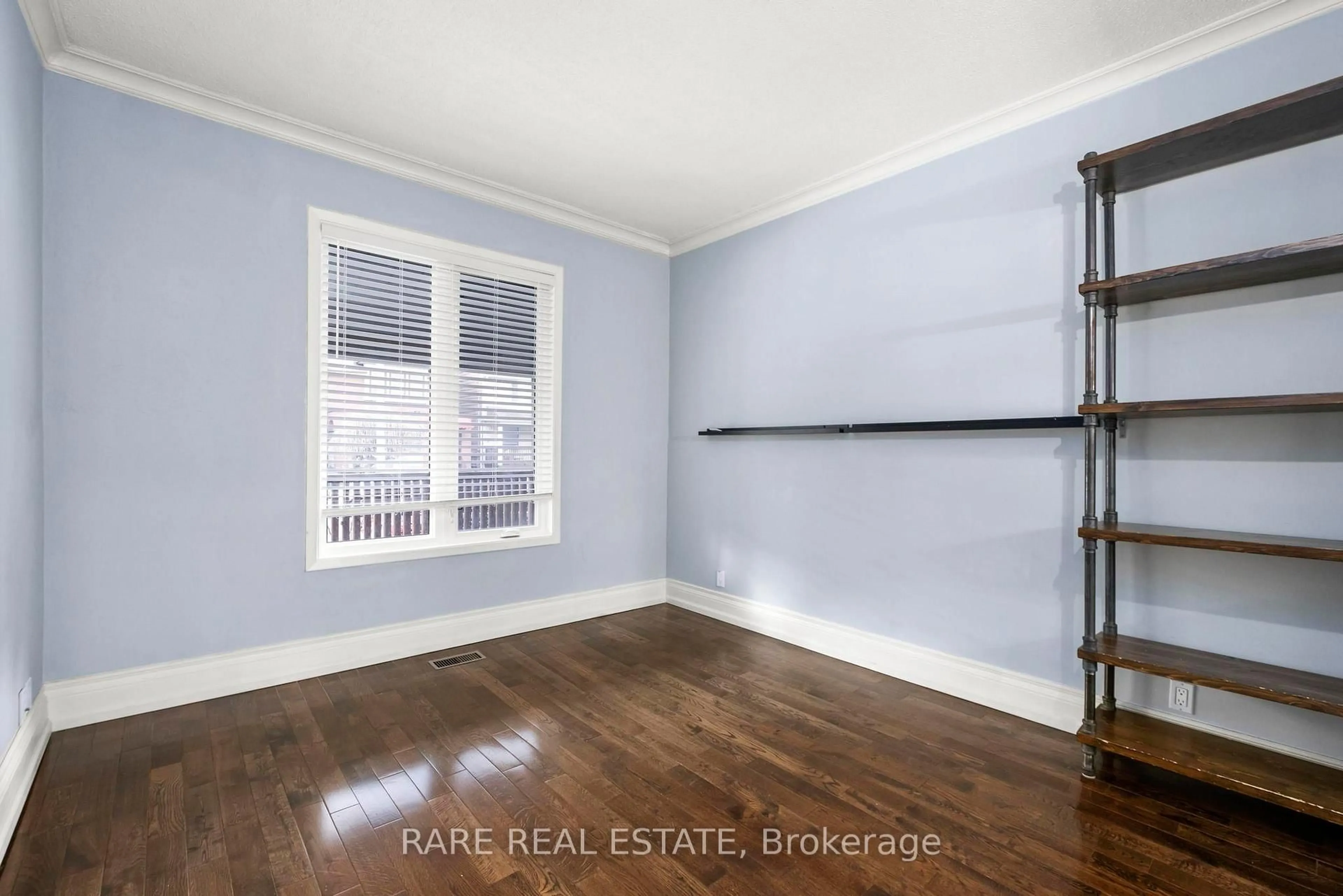 A pic of a room for 893 Dovercourt Rd, Toronto Ontario M6H 2X6