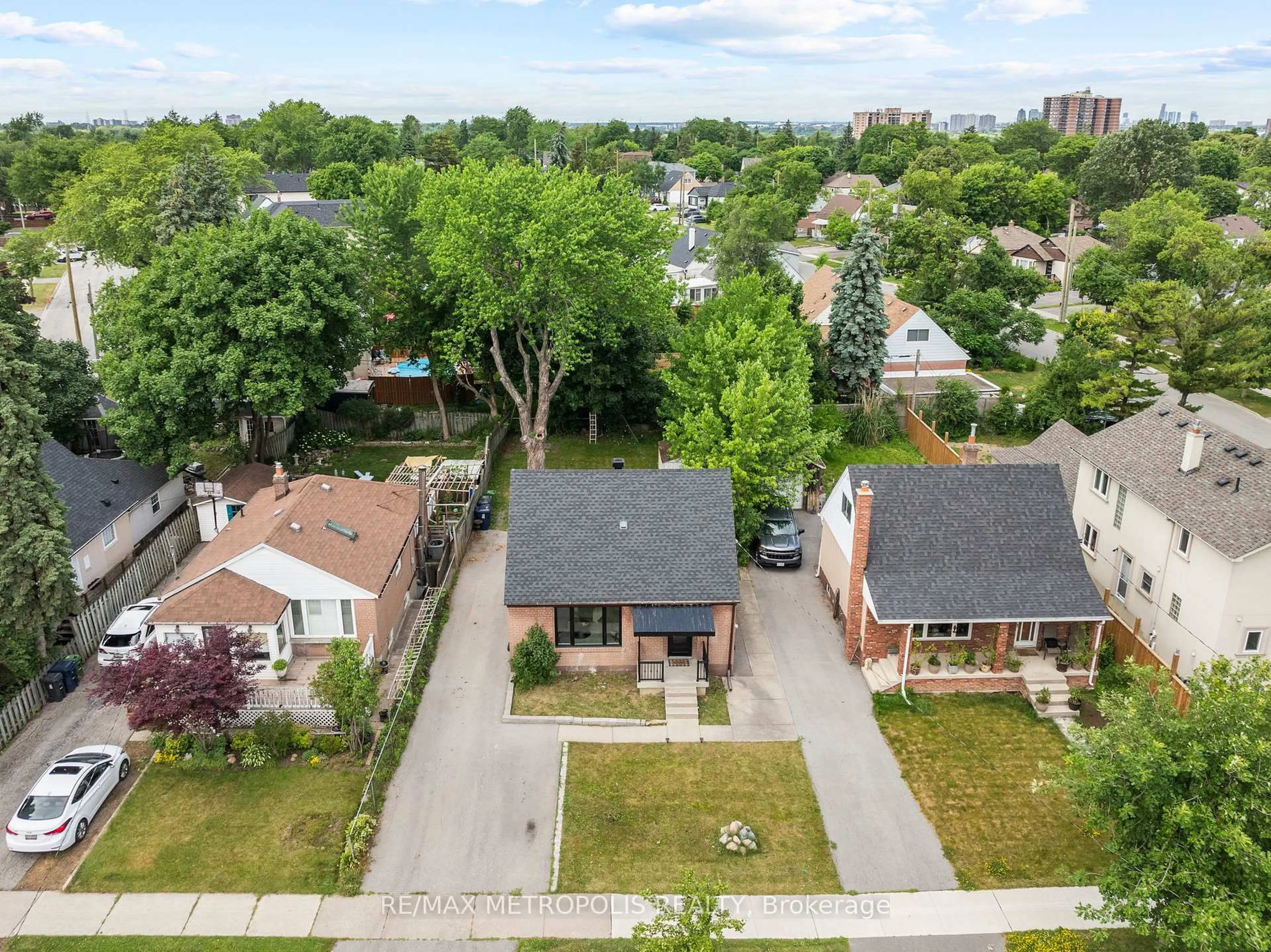 A pic from outside/outdoor area/front of a property/back of a property/a pic from drone, street for 96 Allenby Ave, Toronto Ontario M9W 1S9