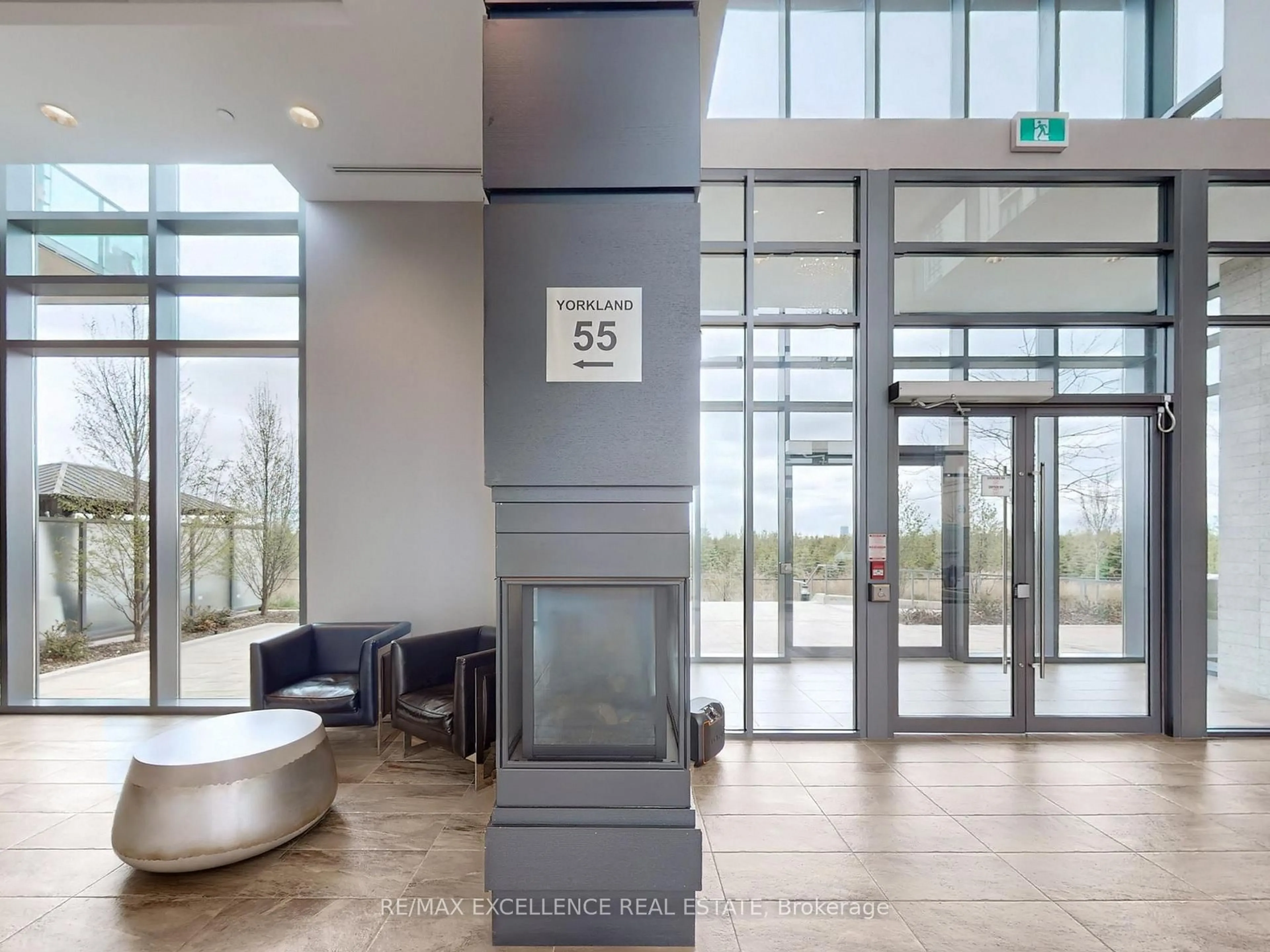 Indoor foyer for 65 Yorkland Blvd #309, Brampton Ontario L6P 4M5
