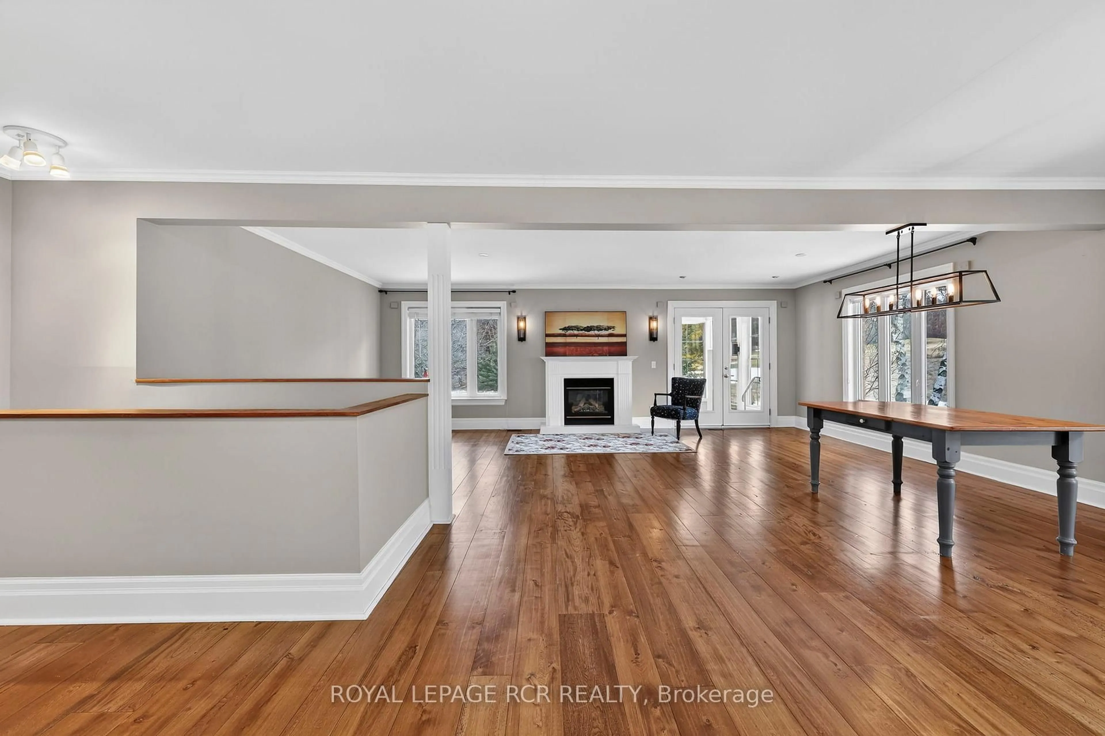 Indoor entryway for 2-28 Reddington Dr, Caledon Ontario L7E 0E4