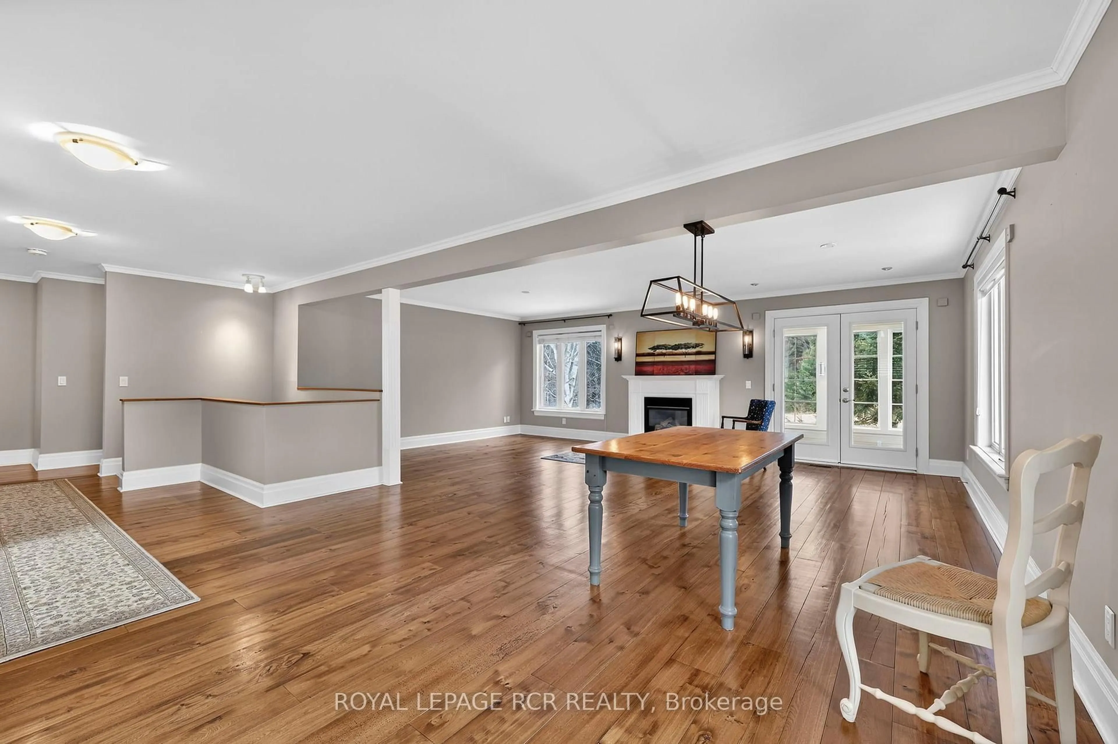 Open concept kitchen, unknown for 2-28 Reddington Dr, Caledon Ontario L7E 0E4