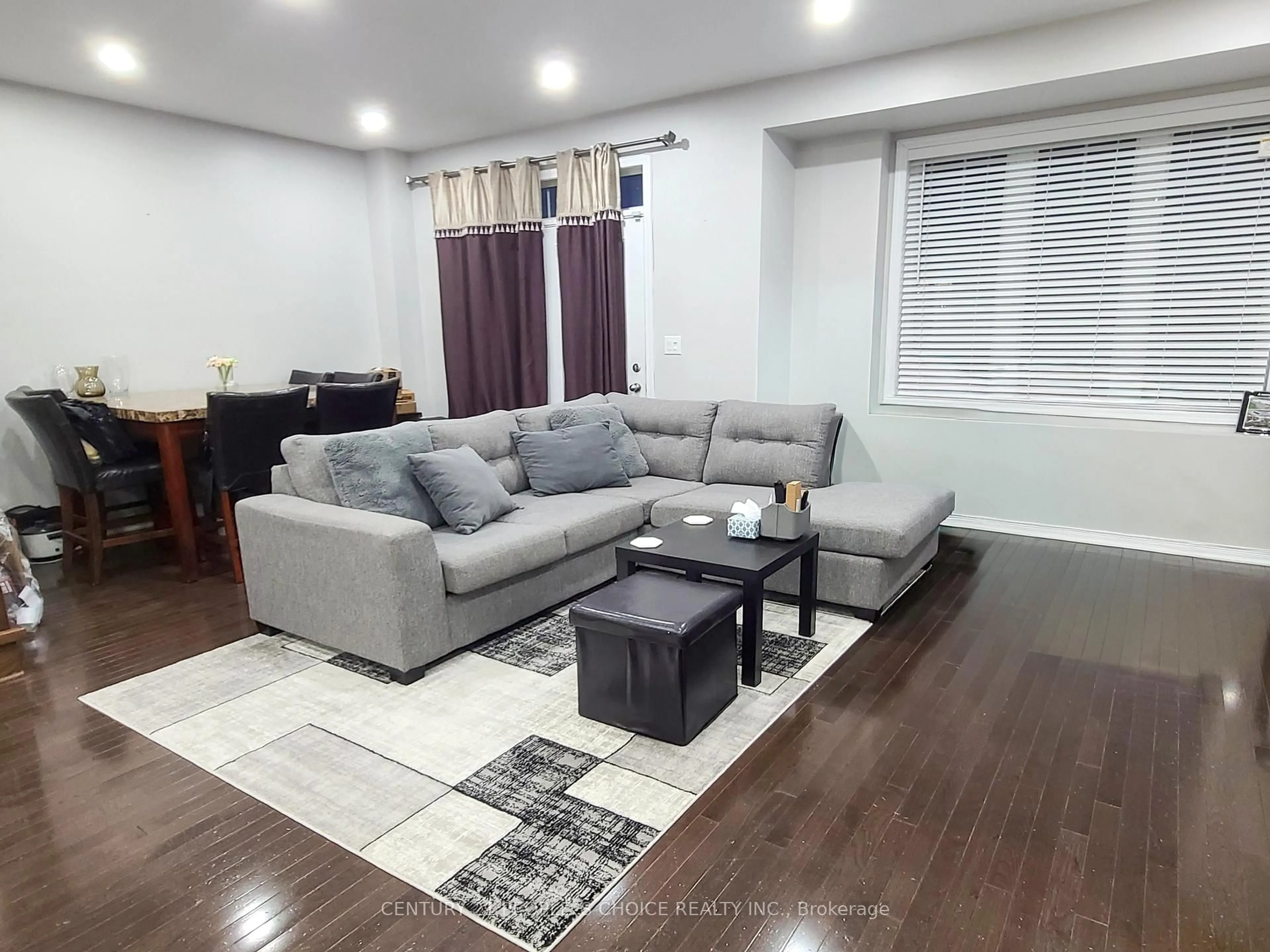 Living room with furniture, unknown for 13 Birchfield Cres, Caledon Ontario L7C 3P6