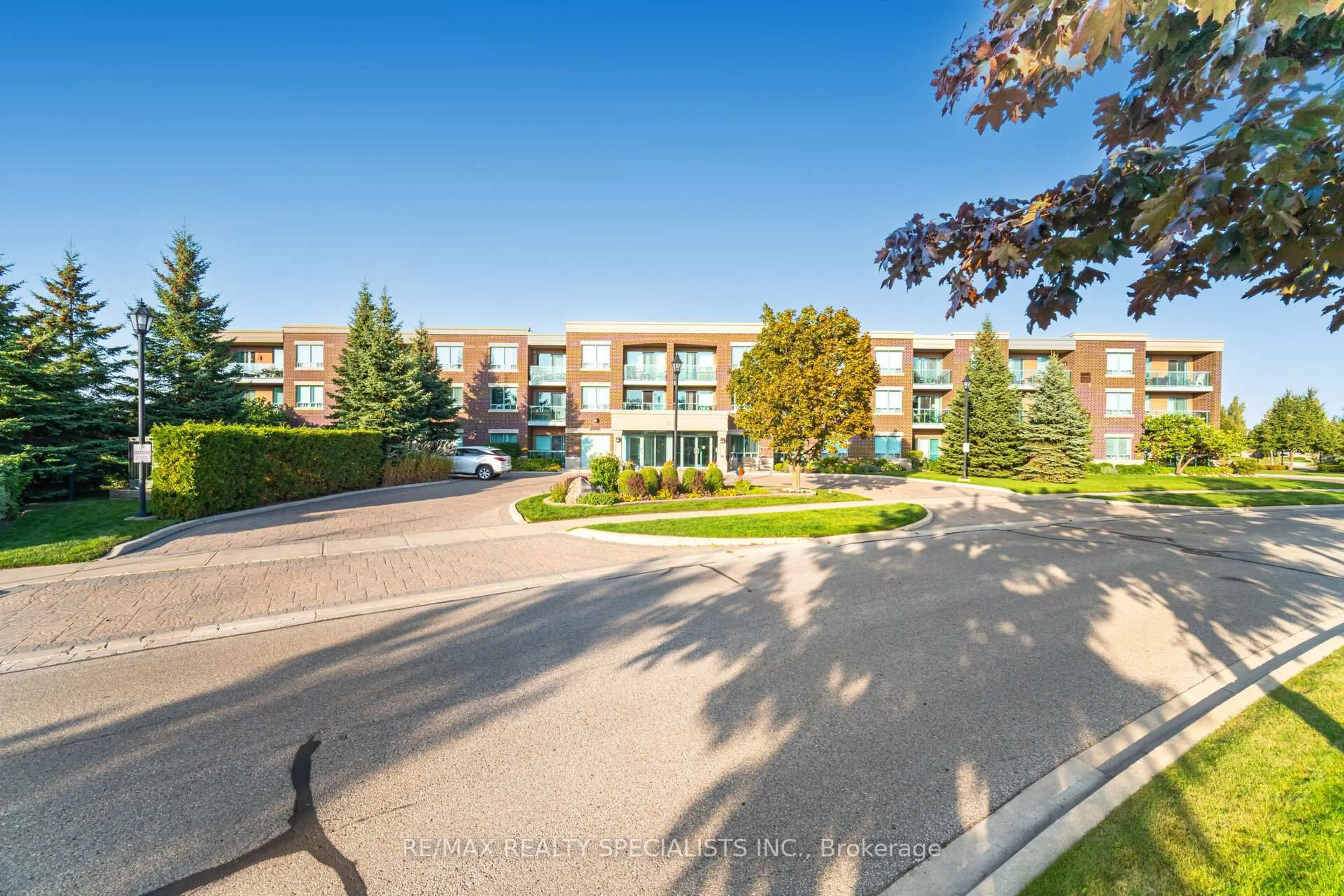 A pic from outside/outdoor area/front of a property/back of a property/a pic from drone, unknown for 55 Via Rosedale #202, Brampton Ontario L6R 0V1