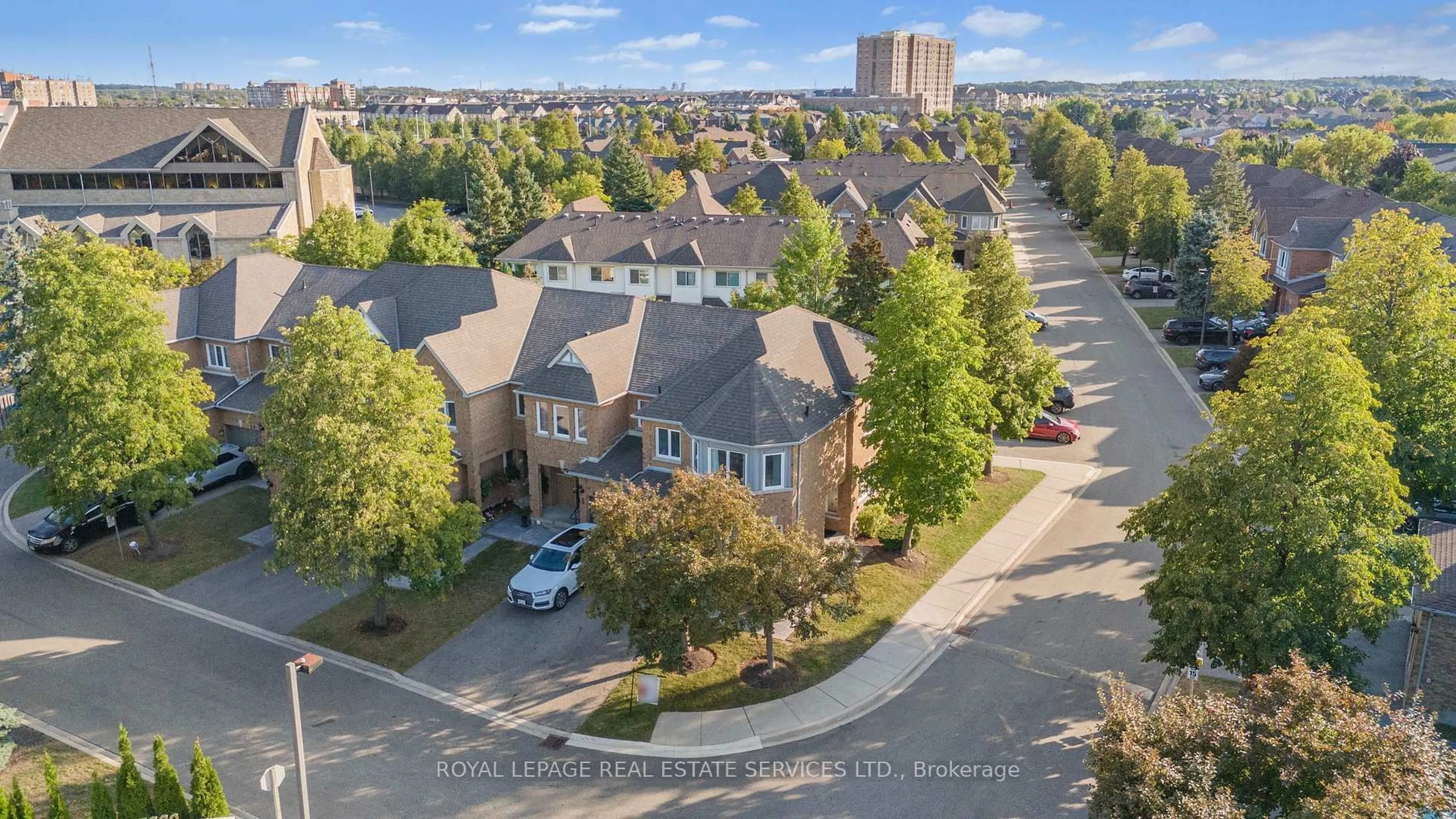 A pic from outside/outdoor area/front of a property/back of a property/a pic from drone, city buildings view from balcony for 5230 Glen Erin Dr #63, Mississauga Ontario L5M 5Z7