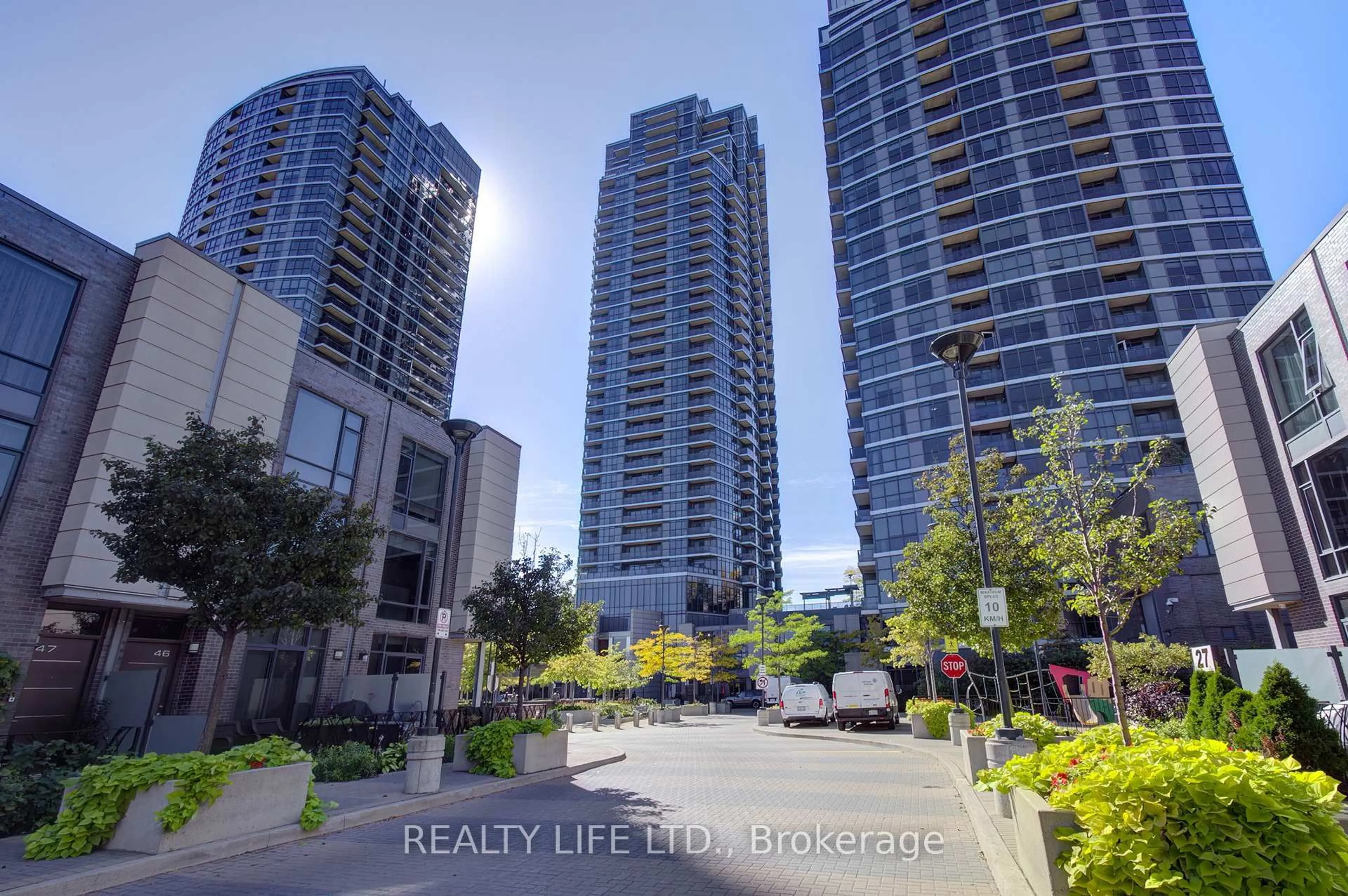 A pic from outside/outdoor area/front of a property/back of a property/a pic from drone, city buildings view from balcony for 5 Valhalla Inn Rd #1003, Toronto Ontario M9B 0B1