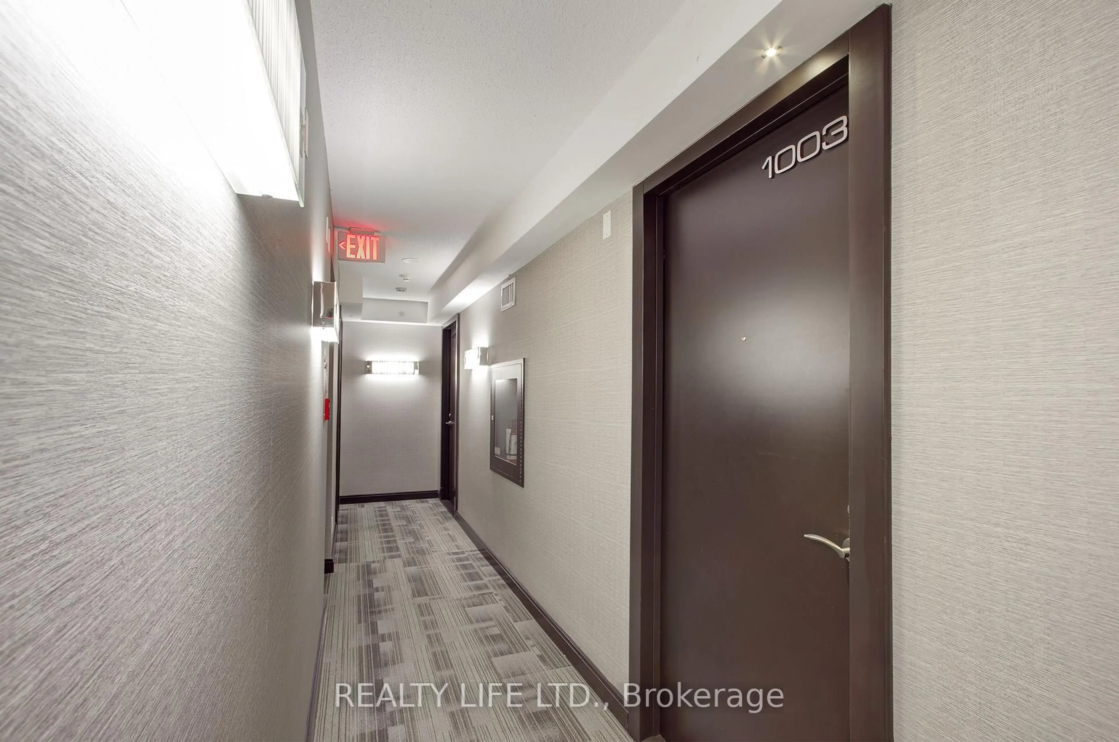 Indoor foyer for 5 Valhalla Inn Rd #1003, Toronto Ontario M9B 0B1