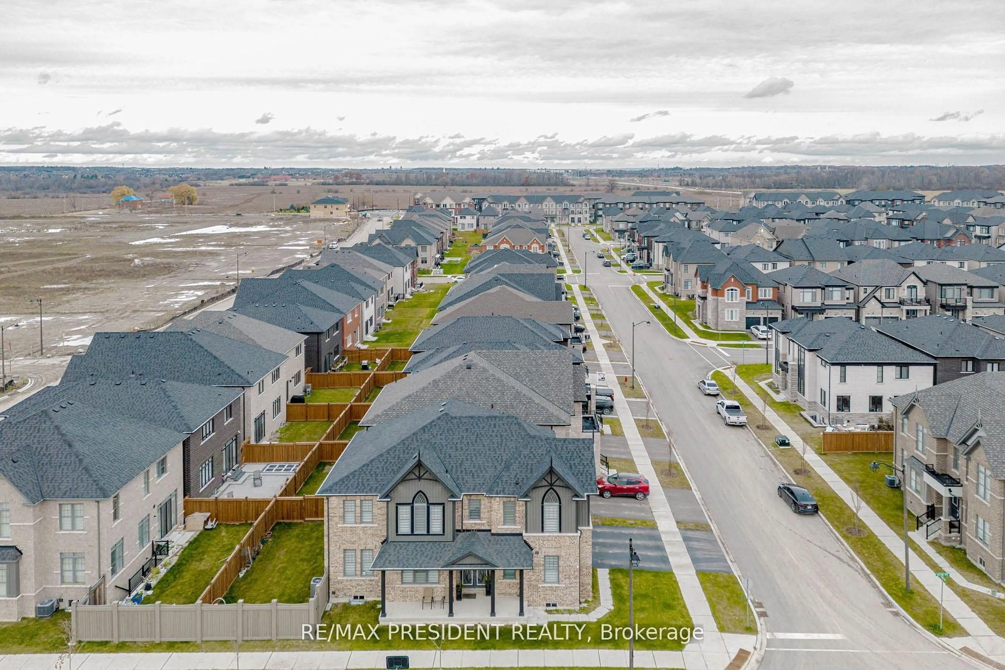 A pic from outside/outdoor area/front of a property/back of a property/a pic from drone, street for 2 Vincena Rd, Caledon Ontario L7C 4M5