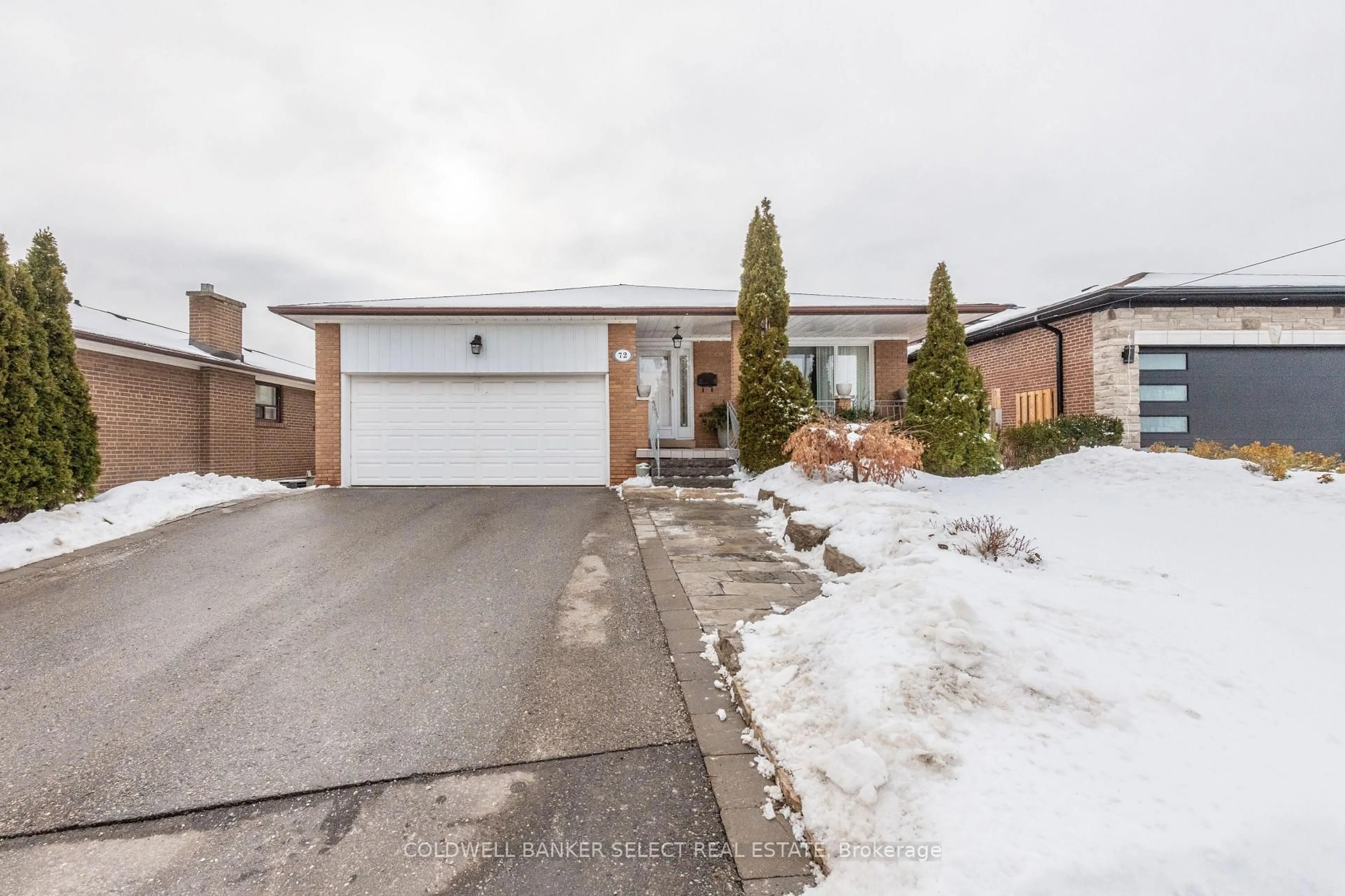 A pic from outside/outdoor area/front of a property/back of a property/a pic from drone, street for 72 Mayall Ave, Toronto Ontario M3L 1E8