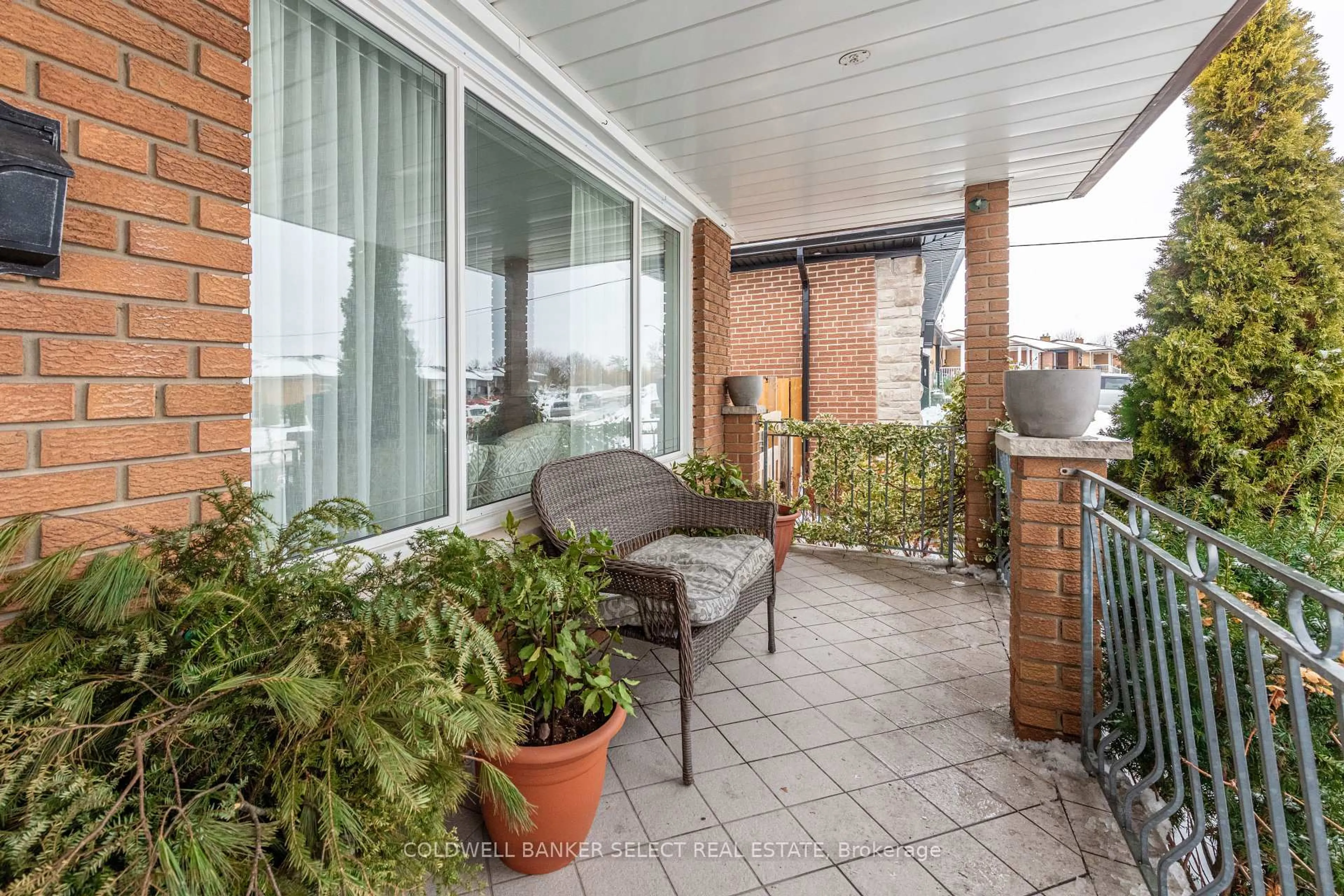 Patio, street for 72 Mayall Ave, Toronto Ontario M3L 1E8