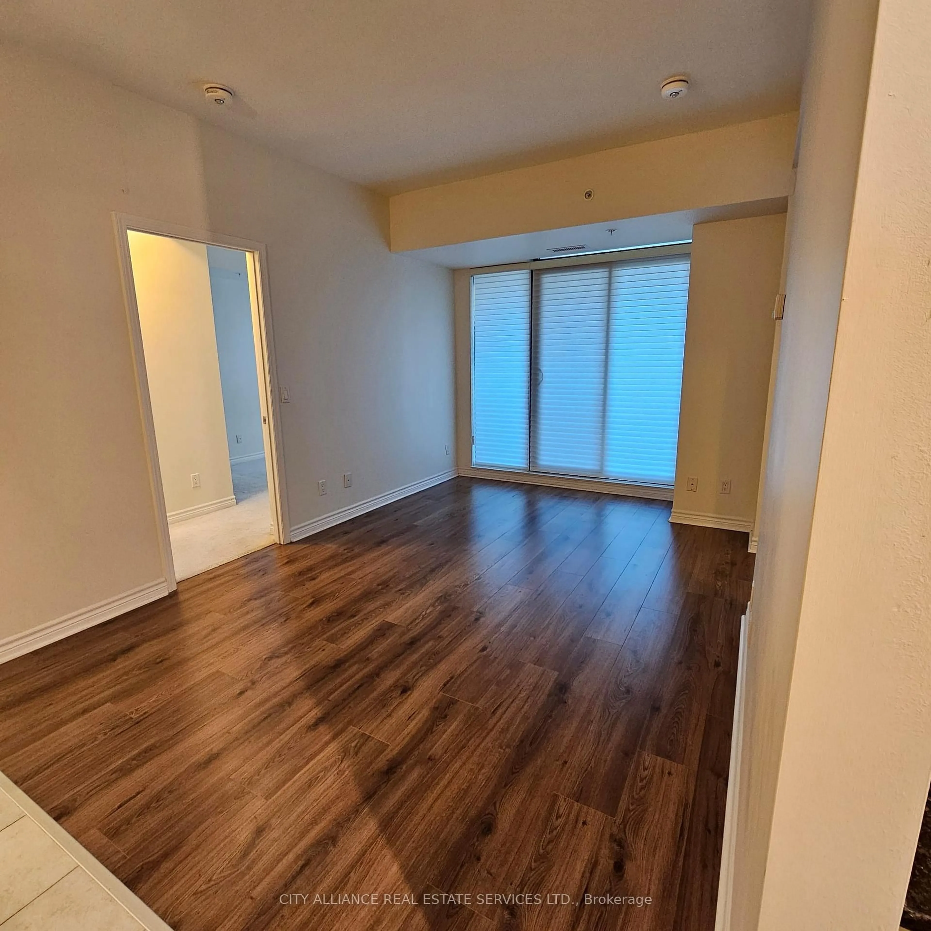 A pic of a room for 2522 Keele St #512, Toronto Ontario M6L 2N8