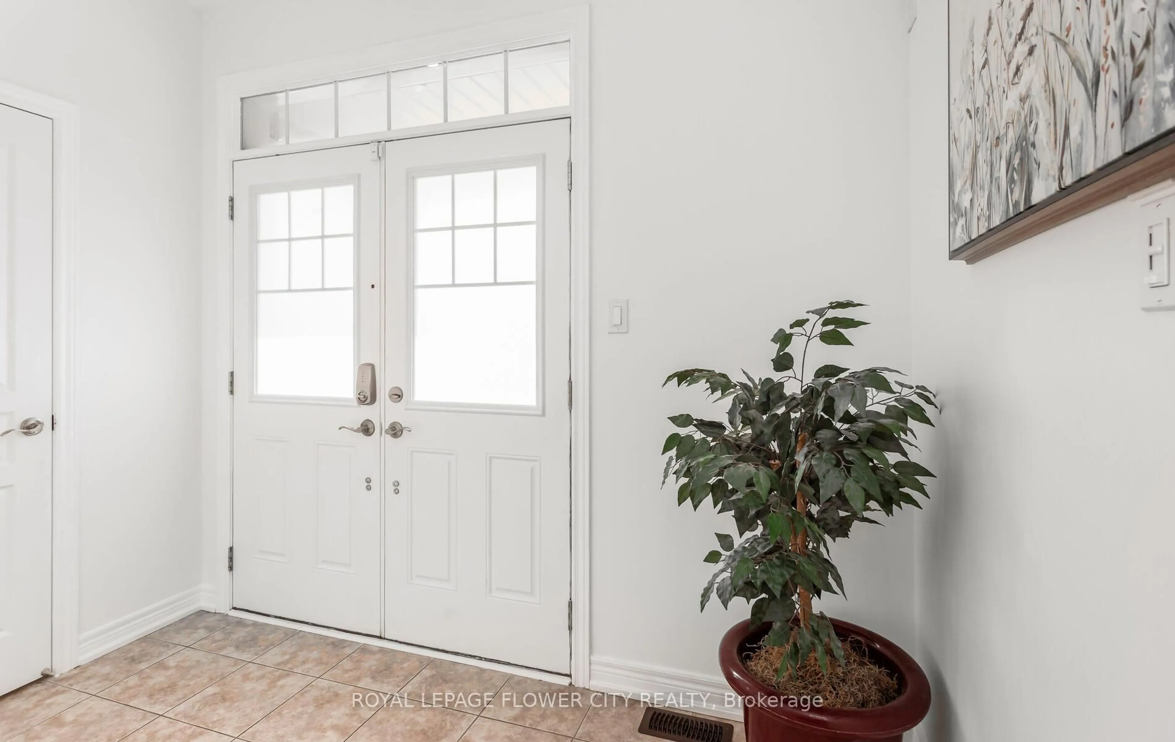 Indoor entryway for 2 Archville St, Brampton Ontario L6Y 5Y5