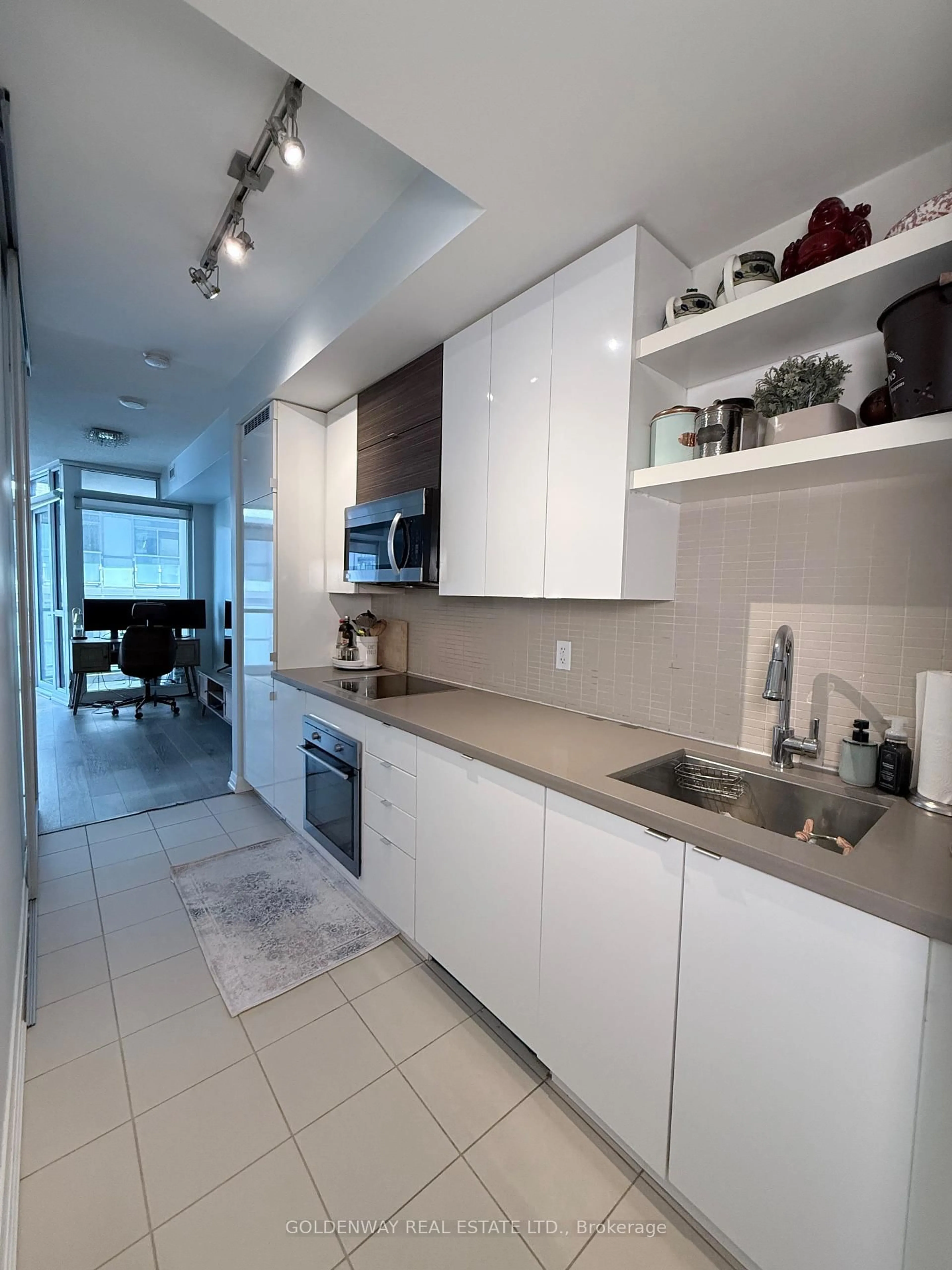Open concept kitchen, ceramic/tile floor for 60 Annie Craig Dr #B608, Toronto Ontario M8V 0C5