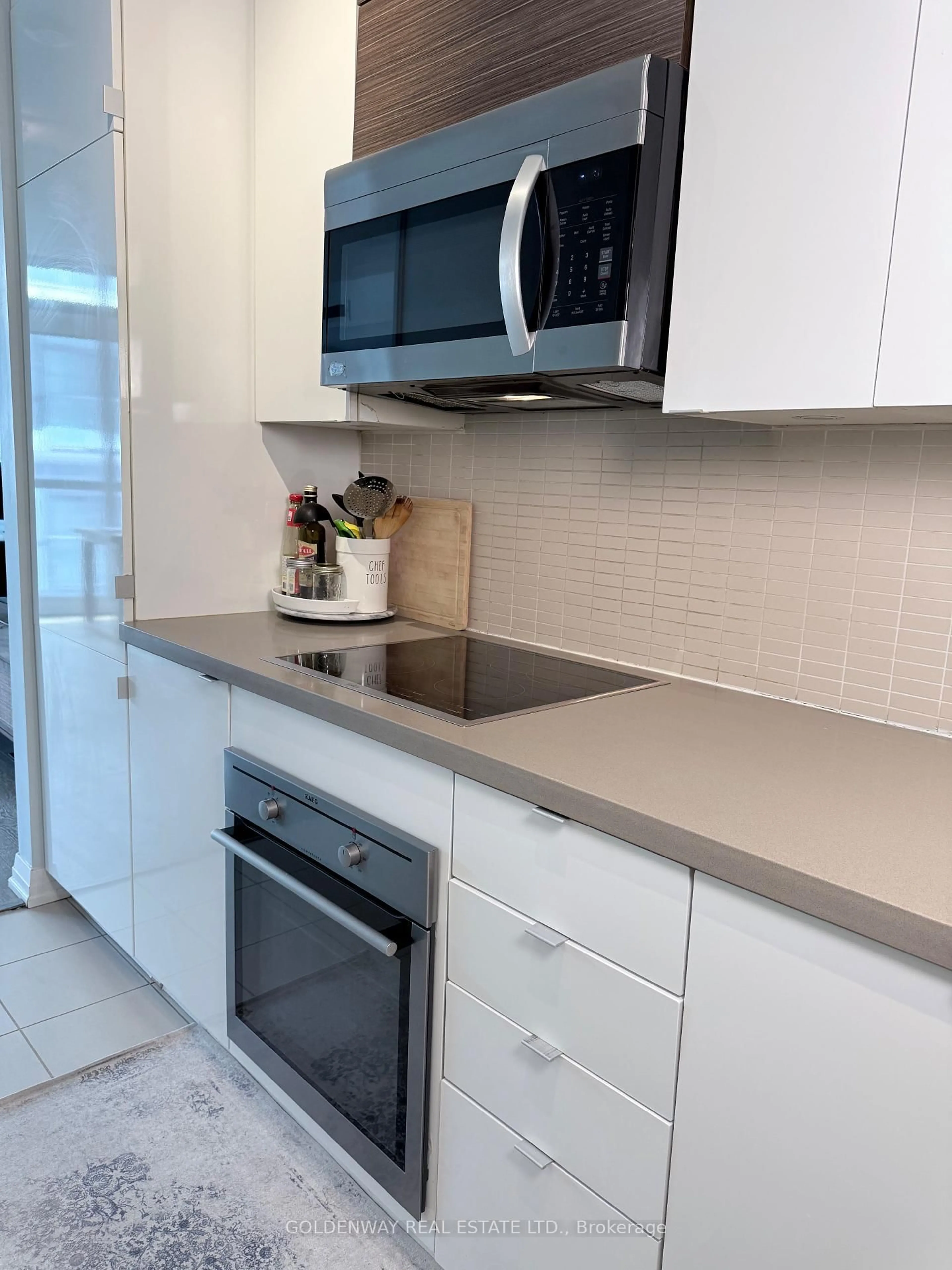 Standard kitchen, ceramic/tile floor for 60 Annie Craig Dr #B608, Toronto Ontario M8V 0C5