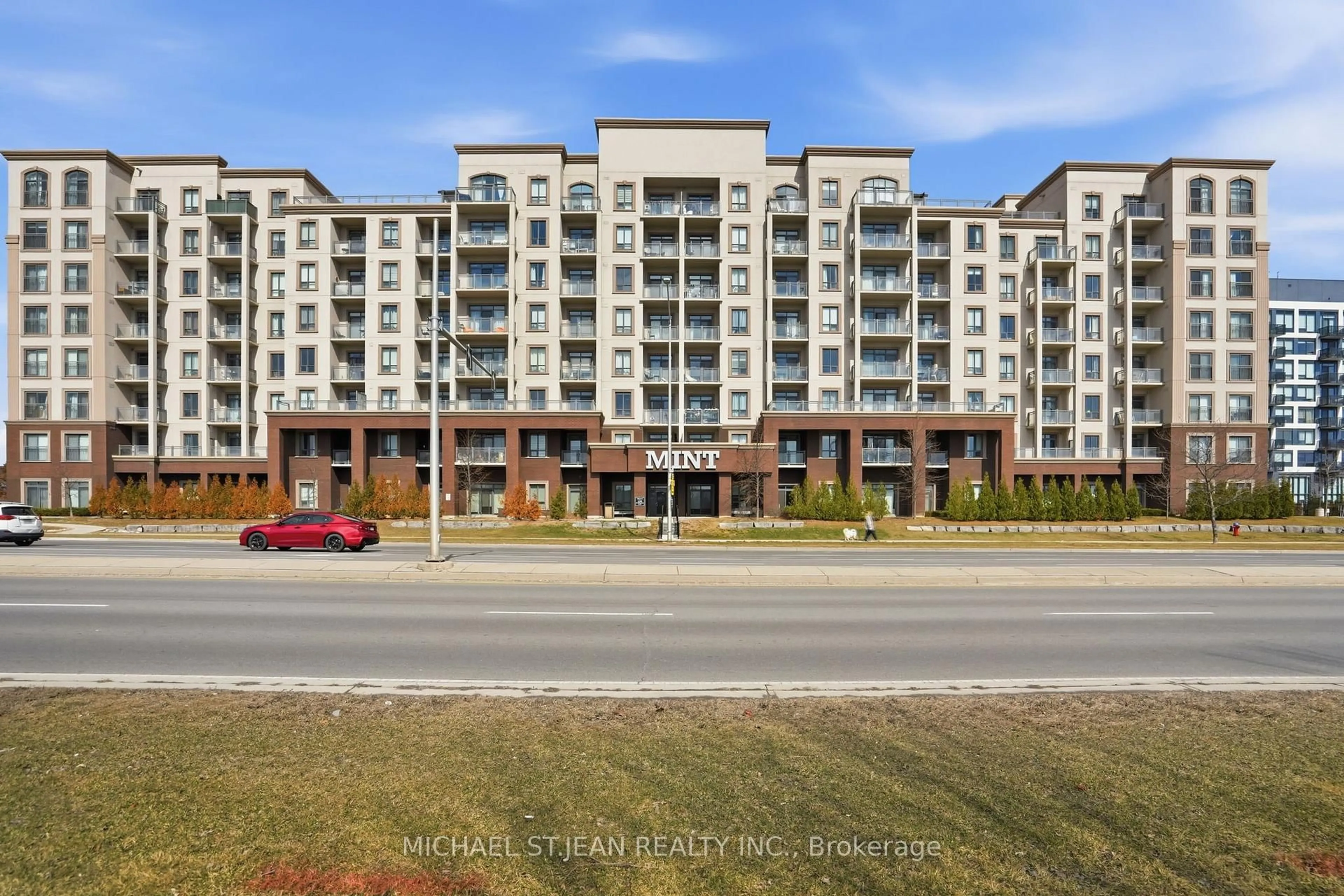 A pic from outside/outdoor area/front of a property/back of a property/a pic from drone, building for 2490 Old Bronte Rd #720, Oakville Ontario L6M 0Y5