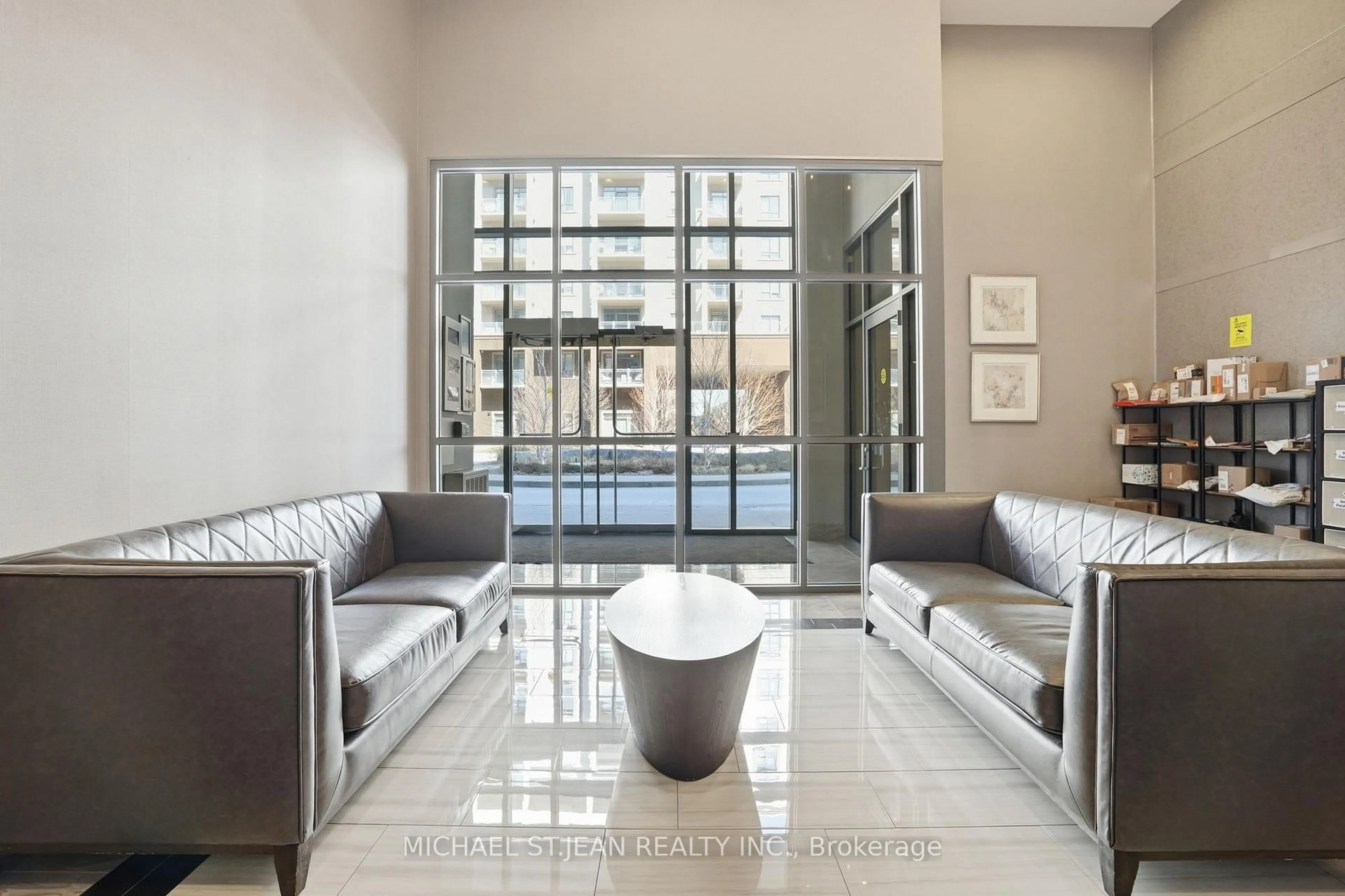 Lobby for 2490 Old Bronte Rd #720, Oakville Ontario L6M 0Y5