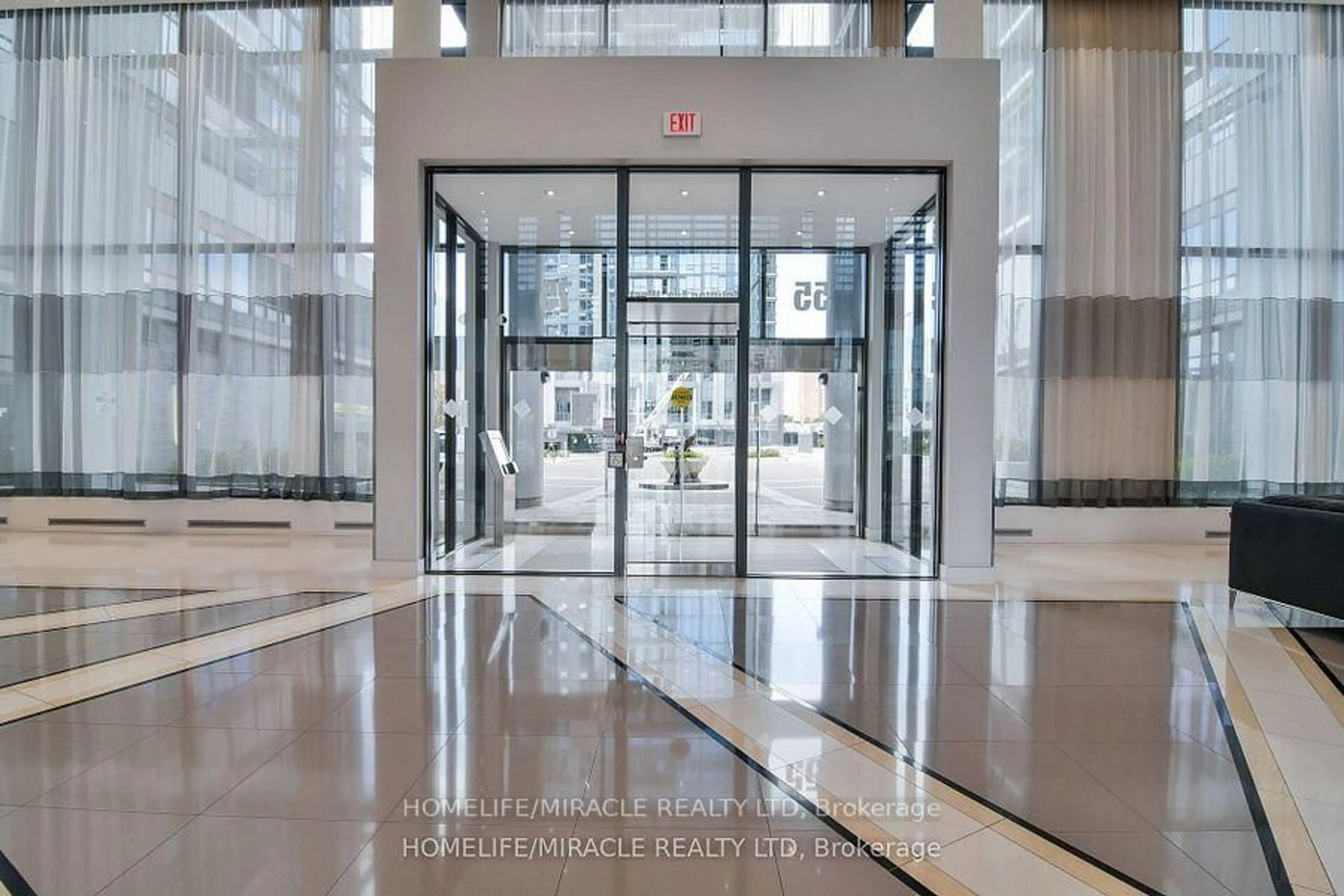 Indoor foyer for 55 Eglinton Ave #2302, Mississauga Ontario L5R 0E4