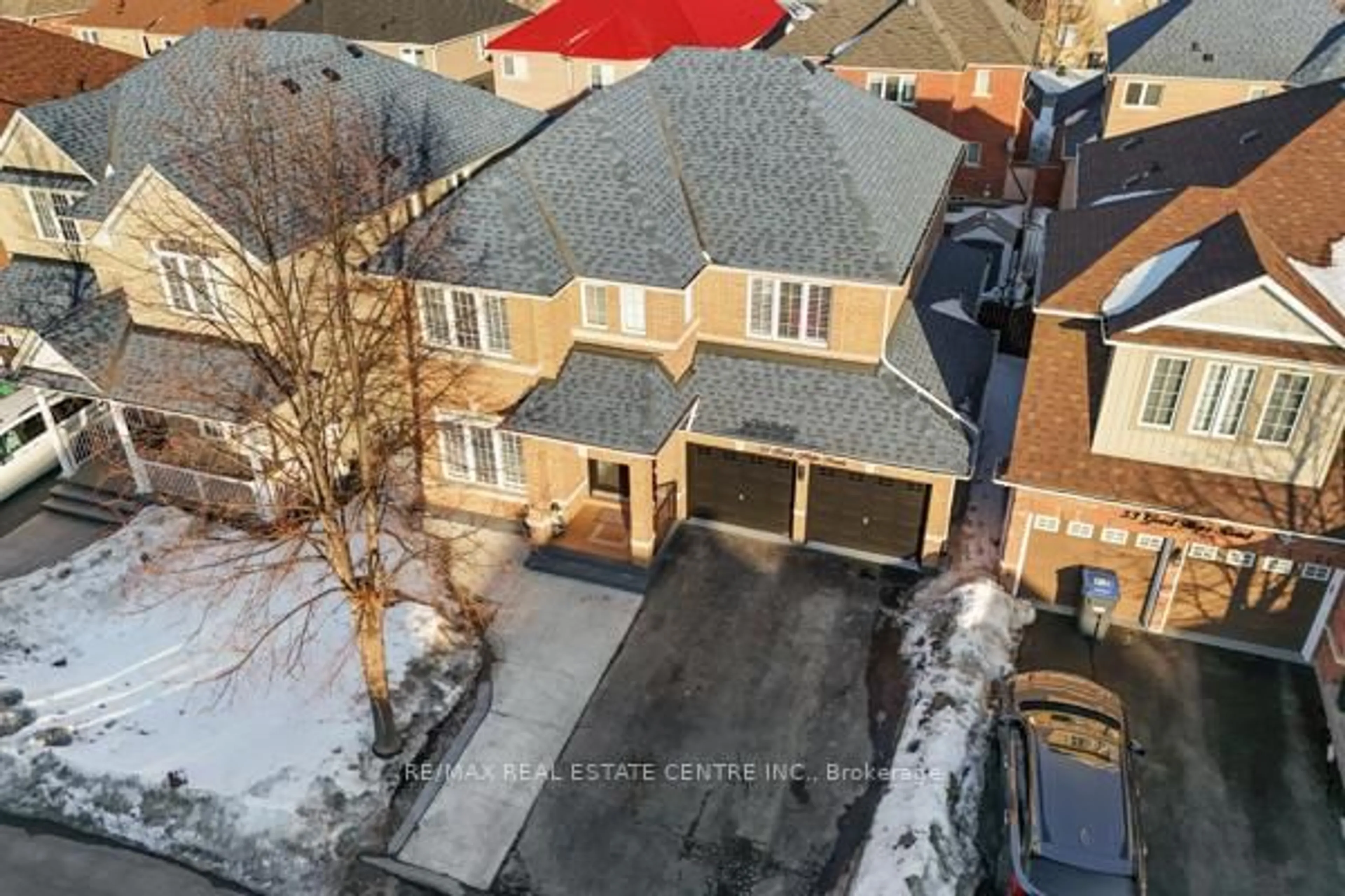 A pic from outside/outdoor area/front of a property/back of a property/a pic from drone, street for 51 Good Hope Rd, Brampton Ontario L6R 3L4